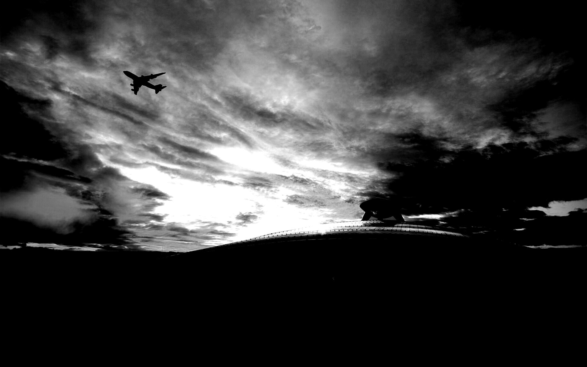 Самолет в закатном небе обои