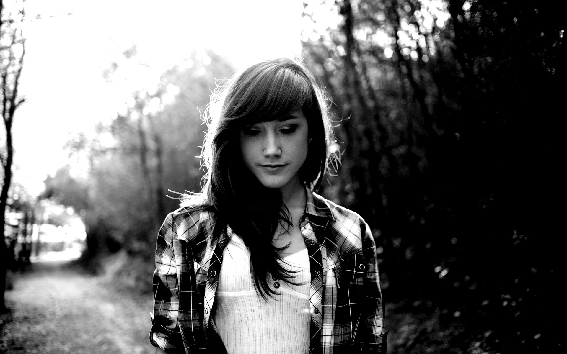 Девушка в парке обои