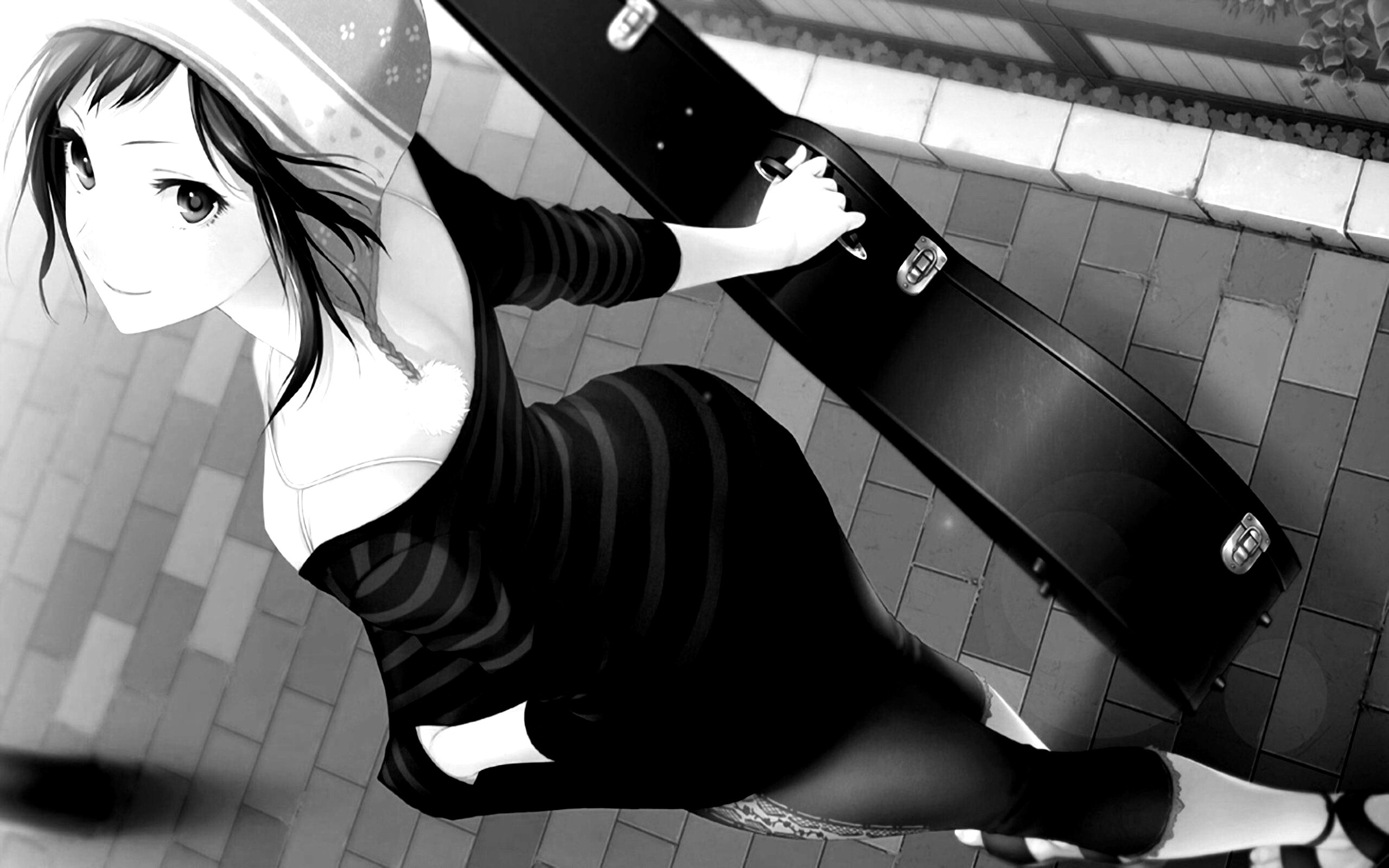 Девушка с гитарным чехлом обои