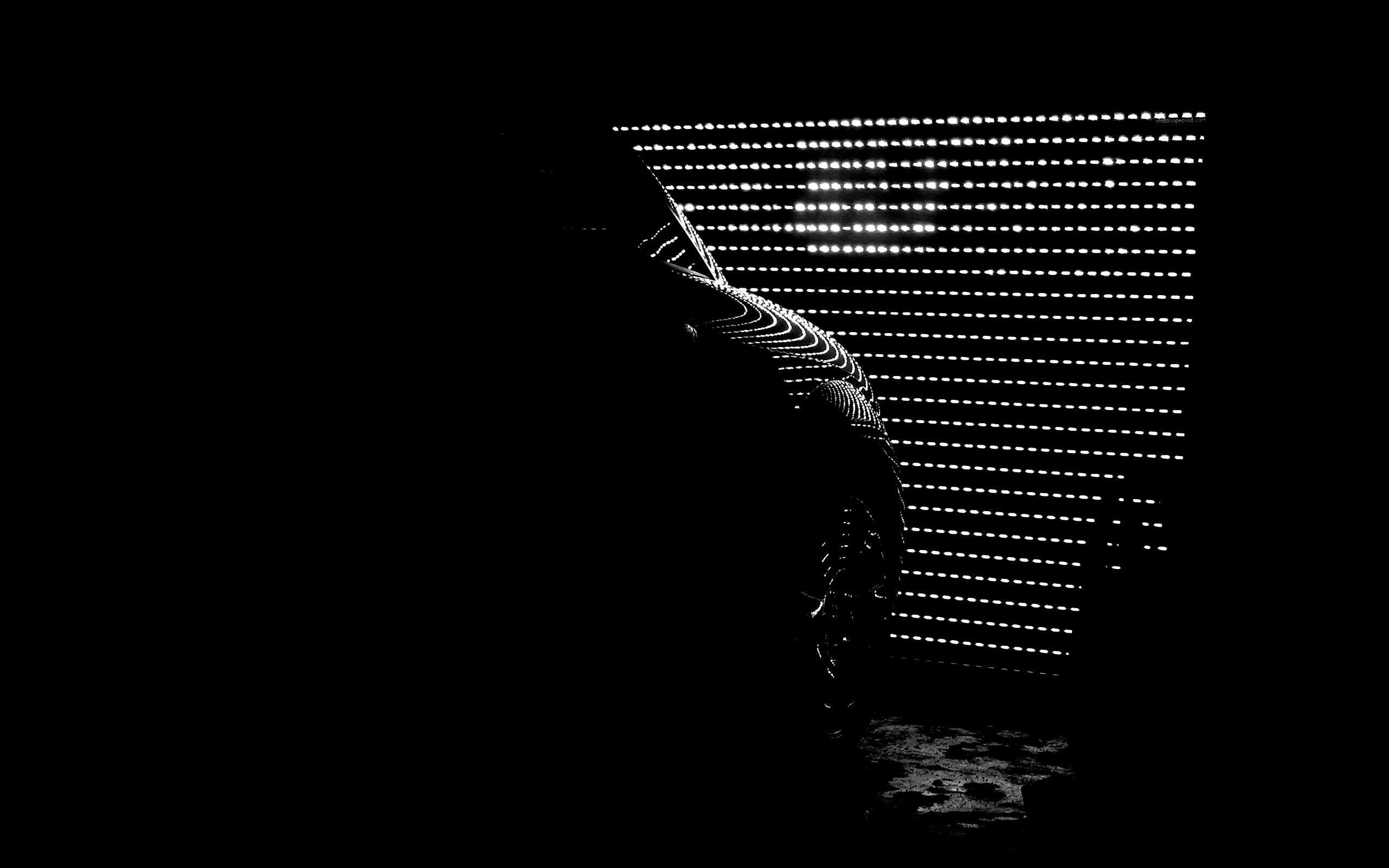 Машина в закрытом гараже обои