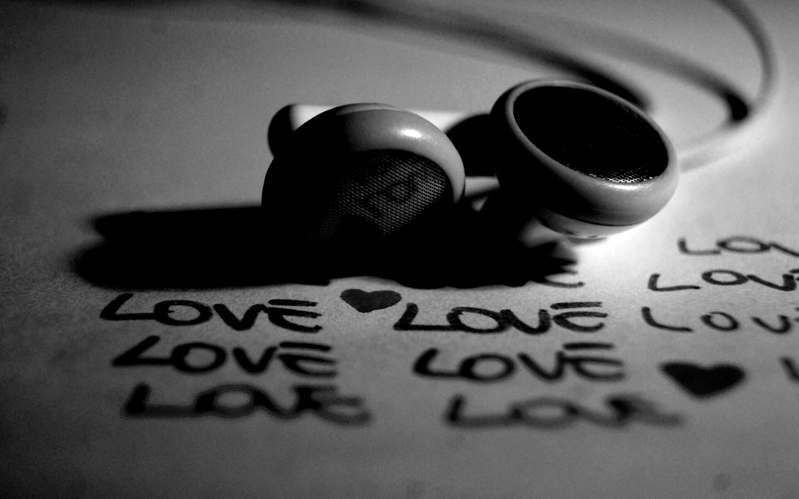 Наушники и любовь обои