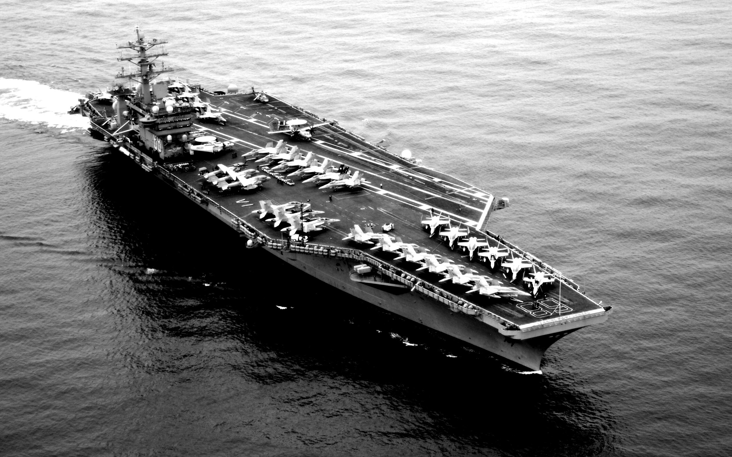 Авианосец в море обои