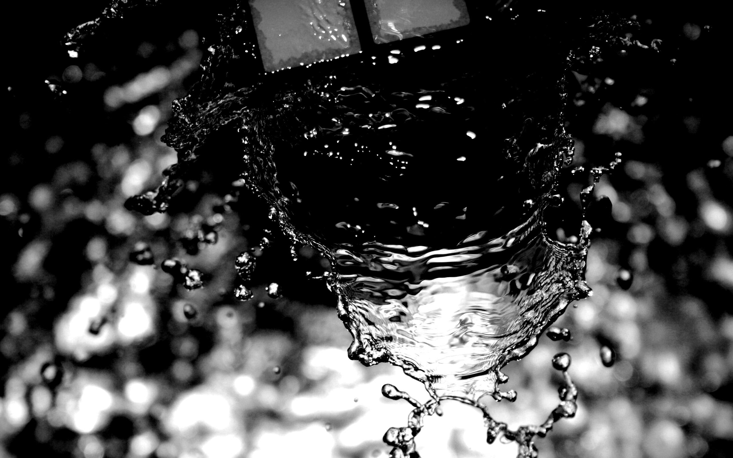 Кубик рубика в воде обои