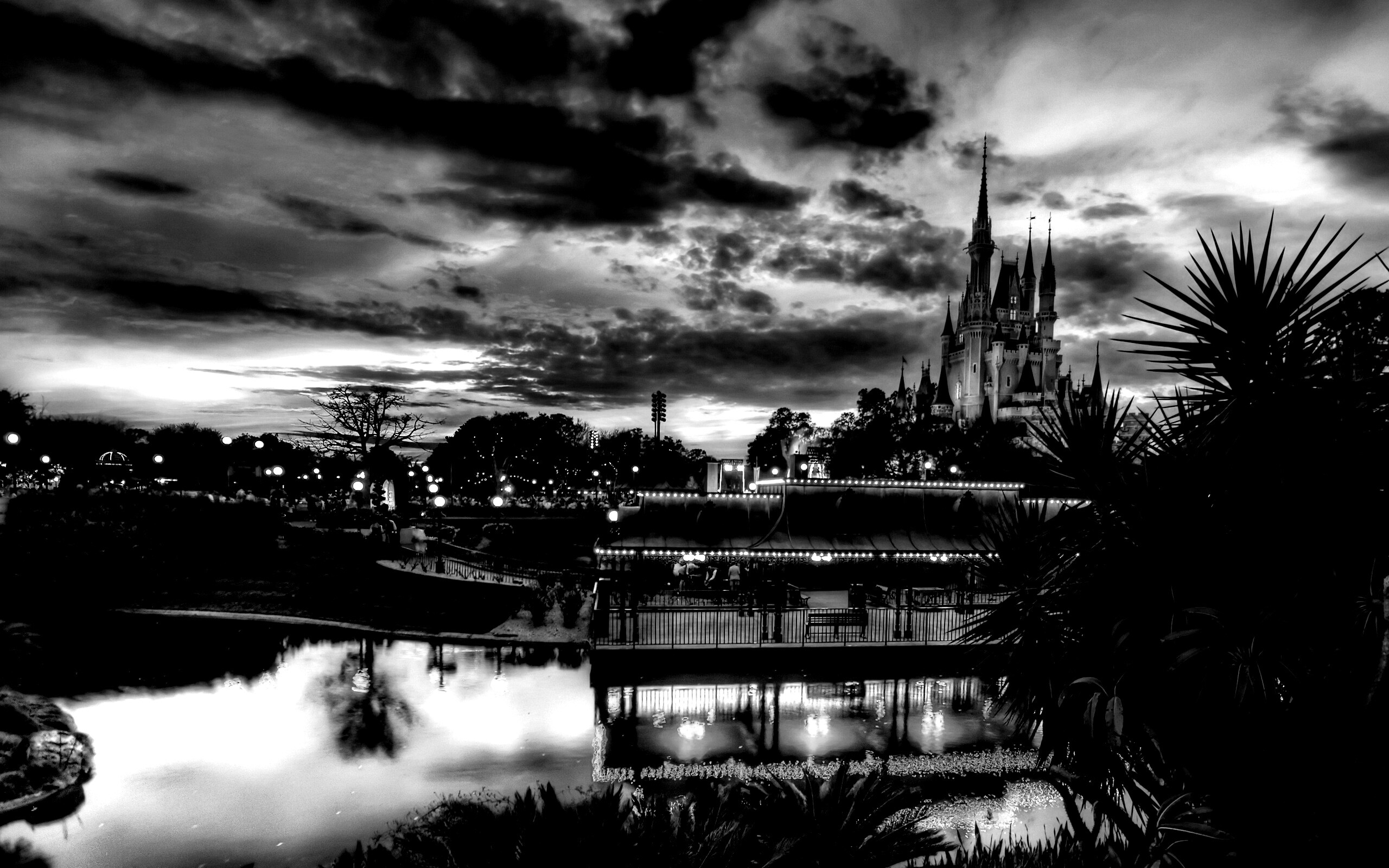 Диснеёленд вечером обои