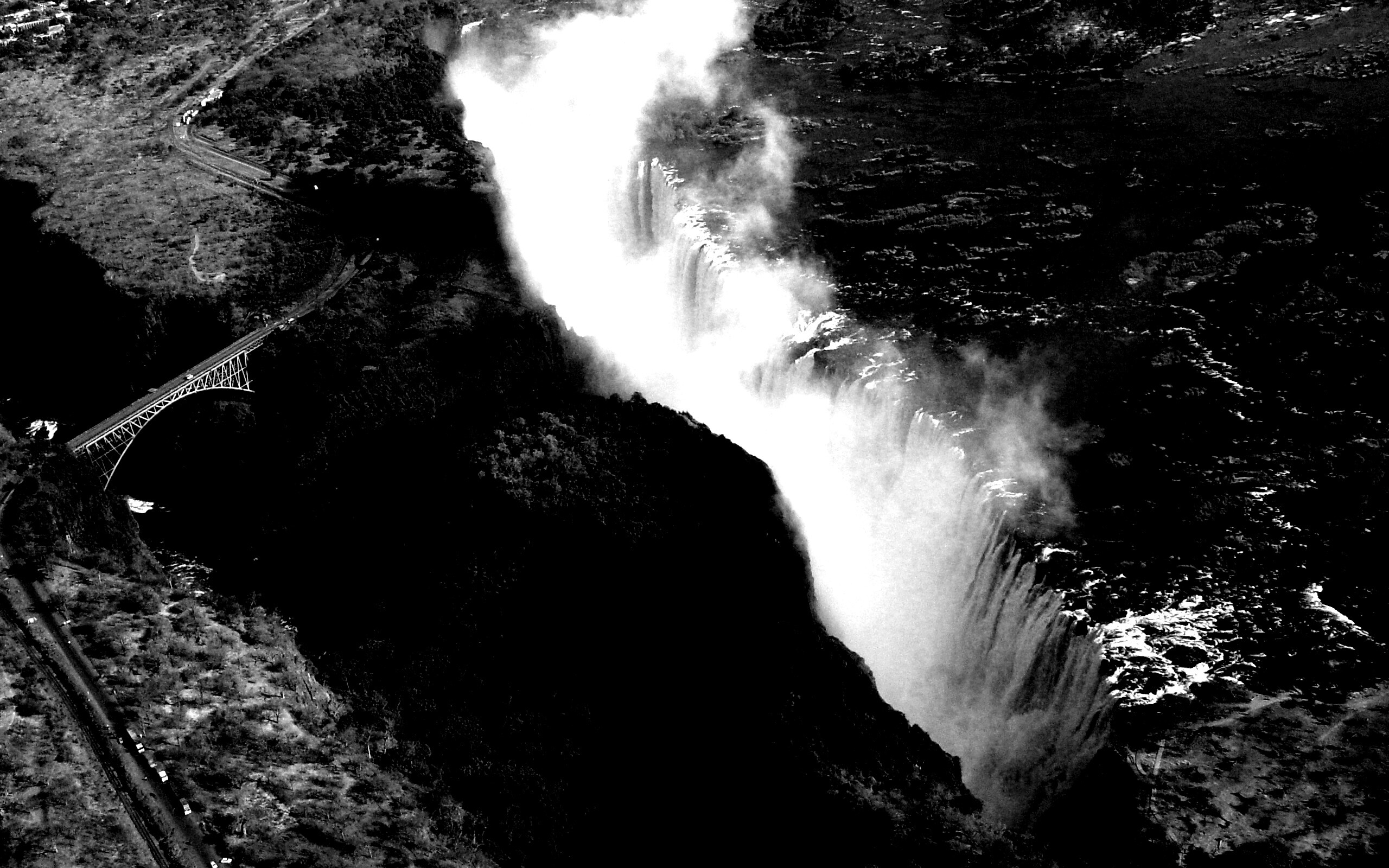 Живописный водопад обои