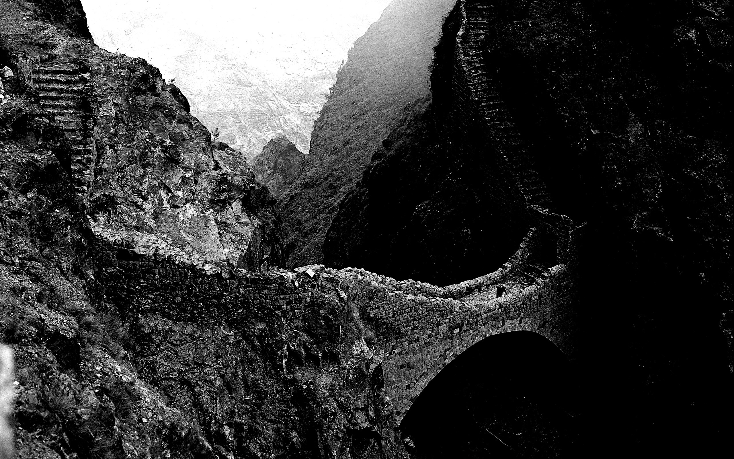 Путь в скалах обои