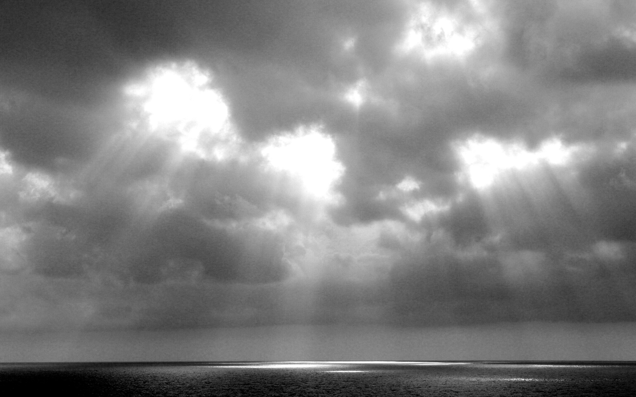 Свет на воде обои