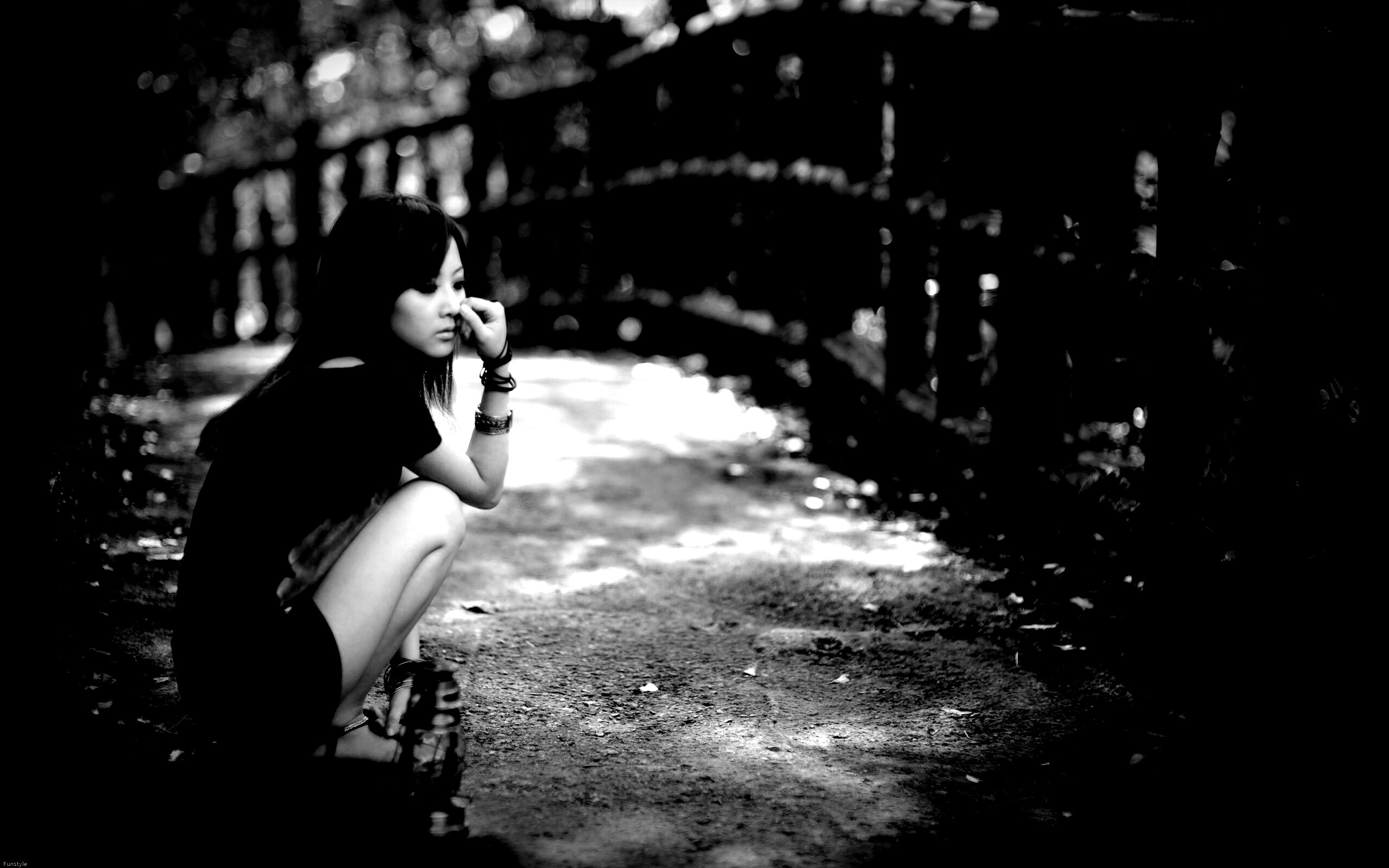 Грустная японская девушка обои