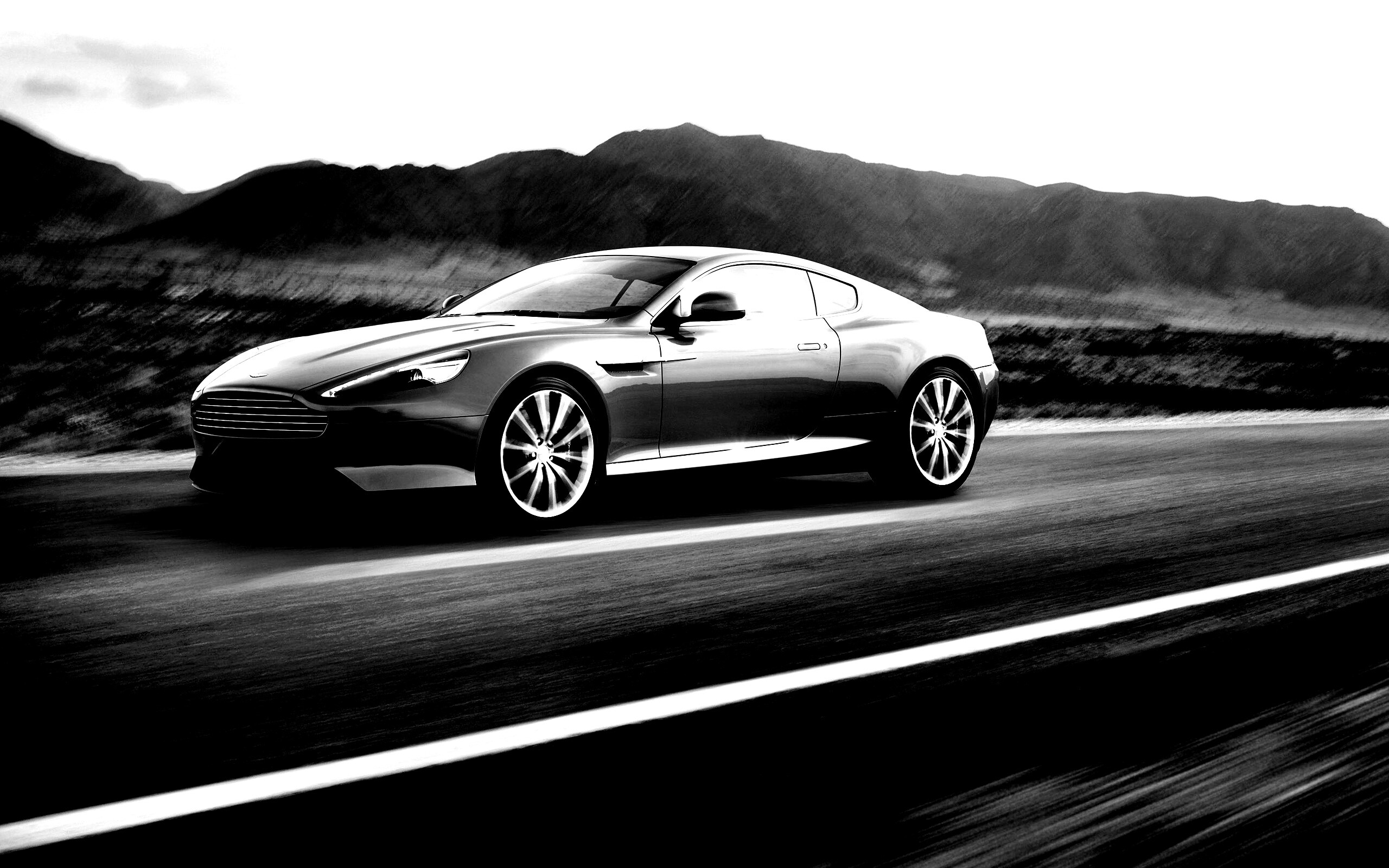 Астон Мартин на шоссе обои