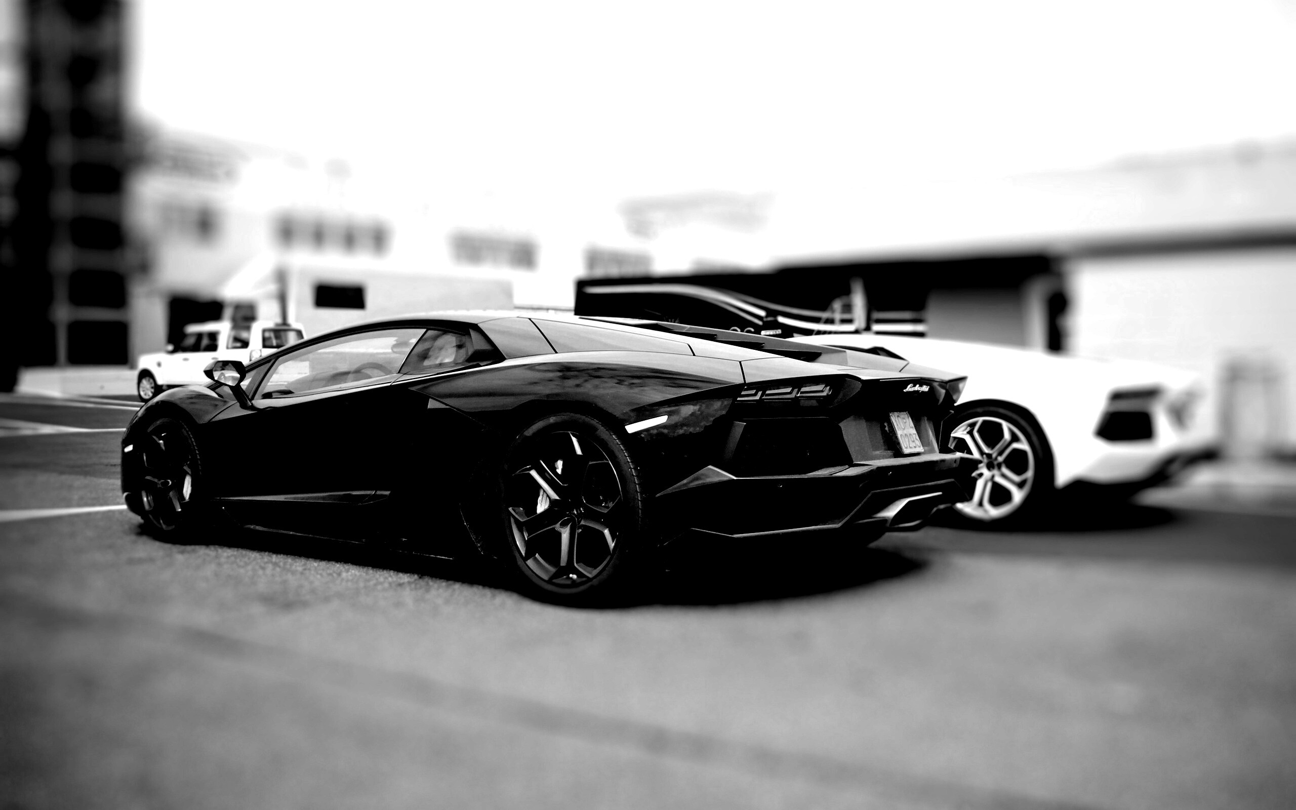 Ламборджини ревентон на парковке обои