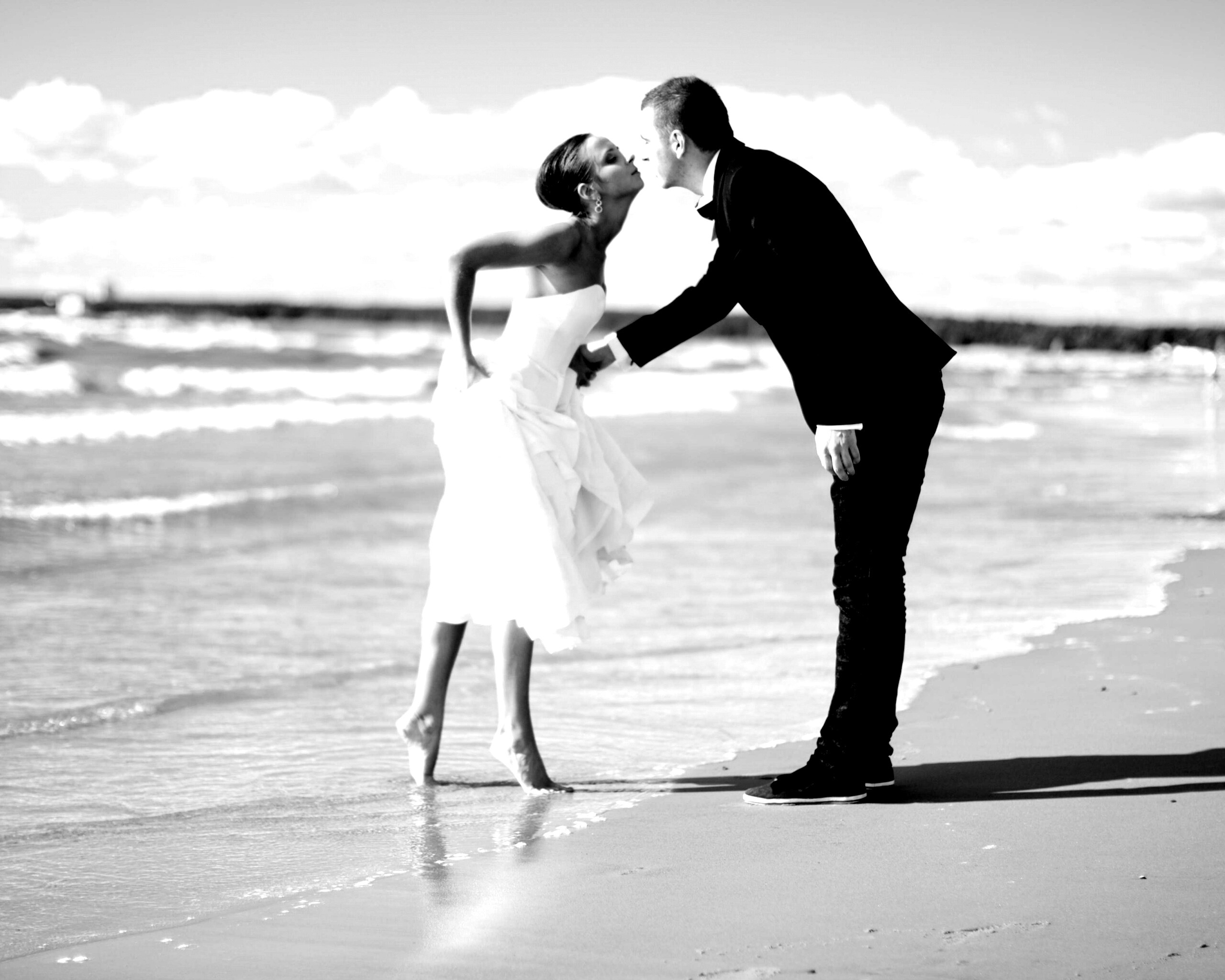 Поцелуй на пляже обои