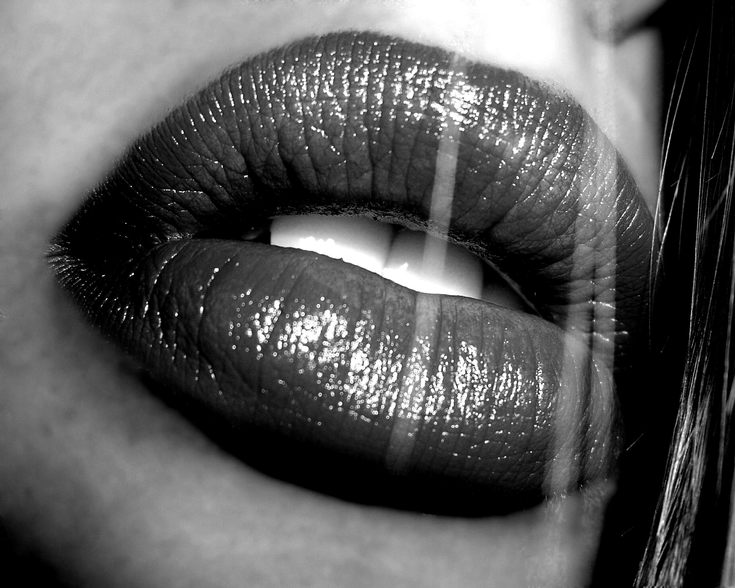 Сочные губы обои