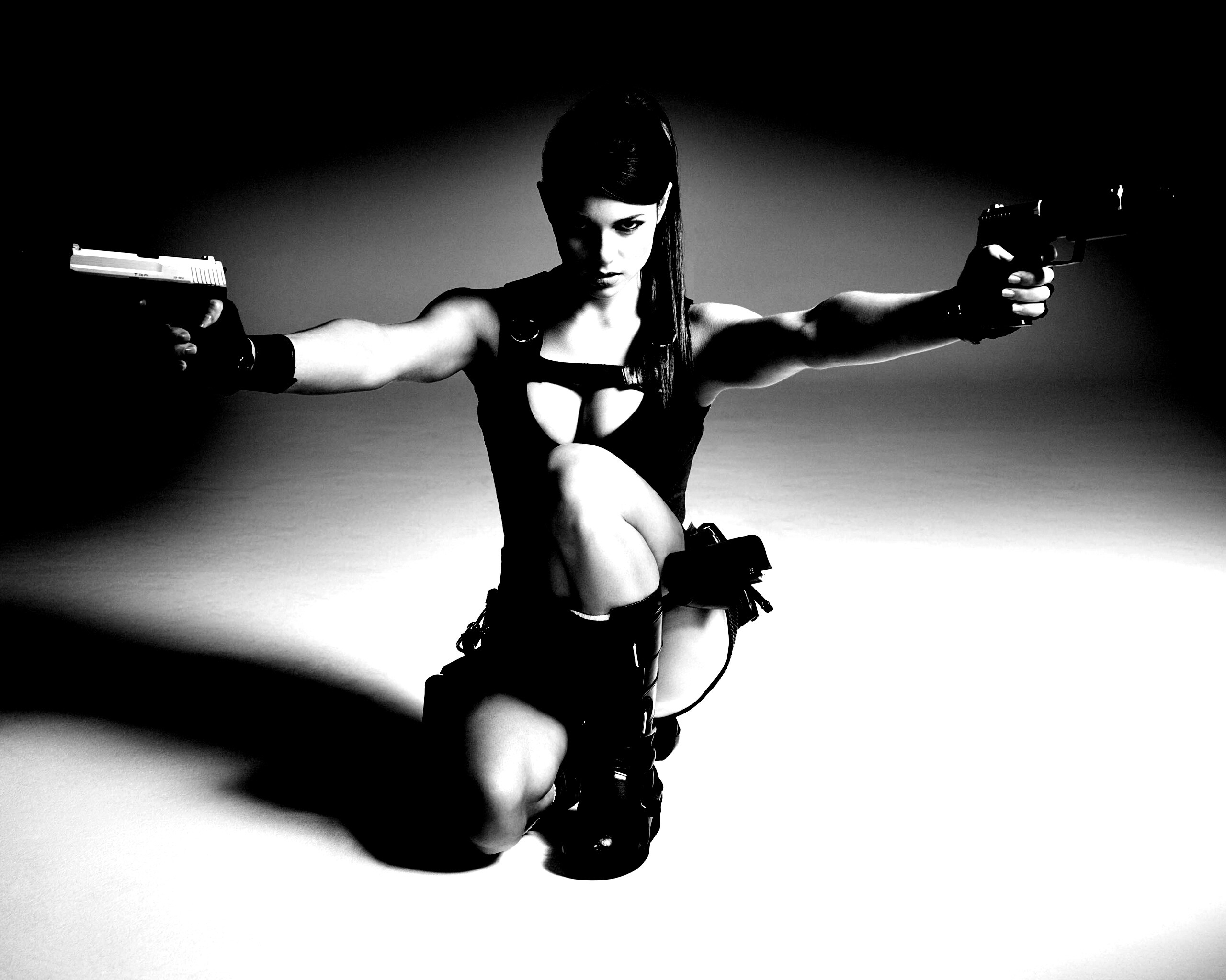 Alison Carrol в роли Лары Крофт обои