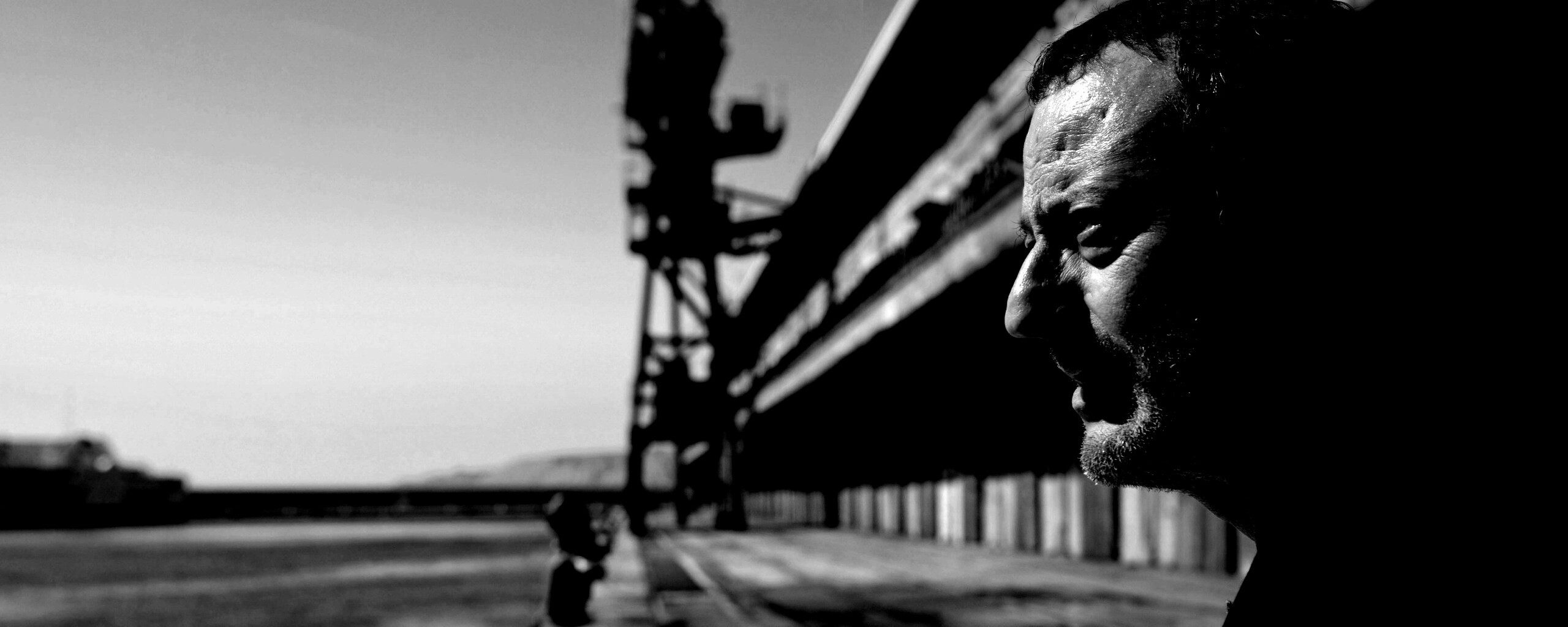 Жан Рено в порту обои