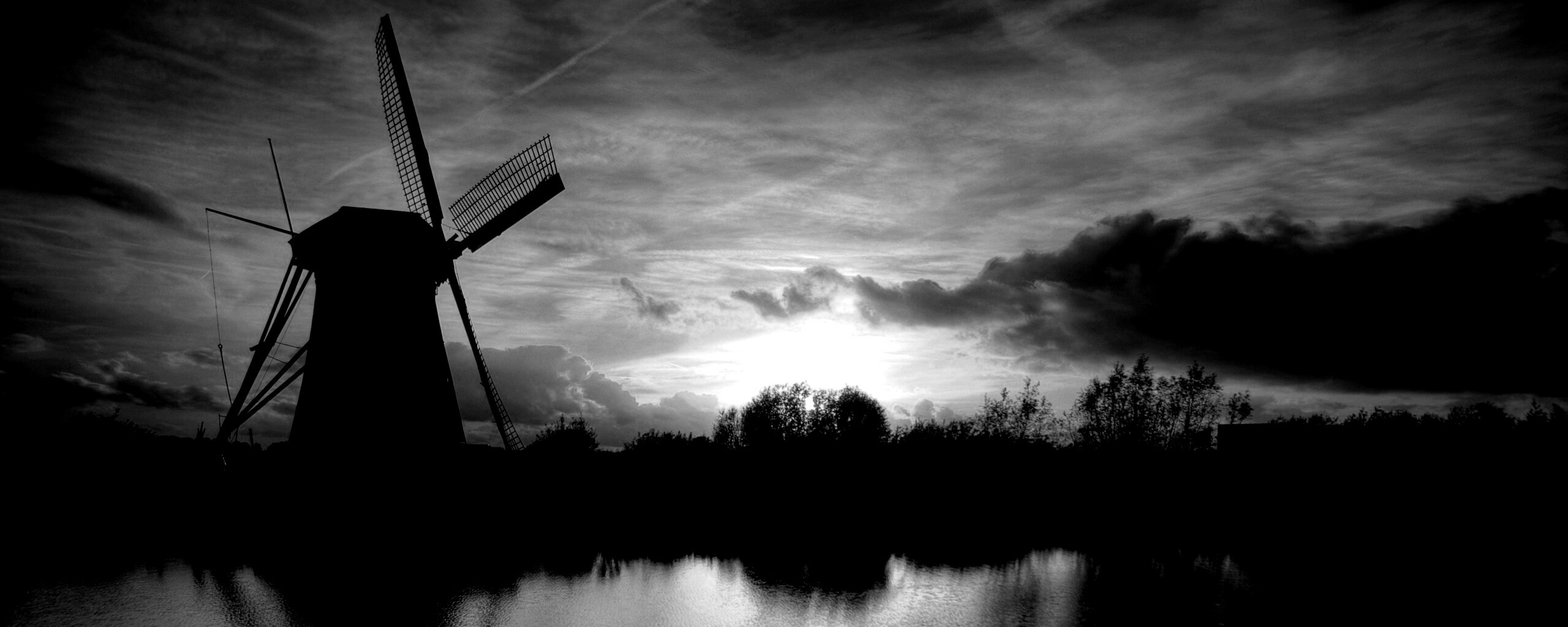 Мельница на озере обои