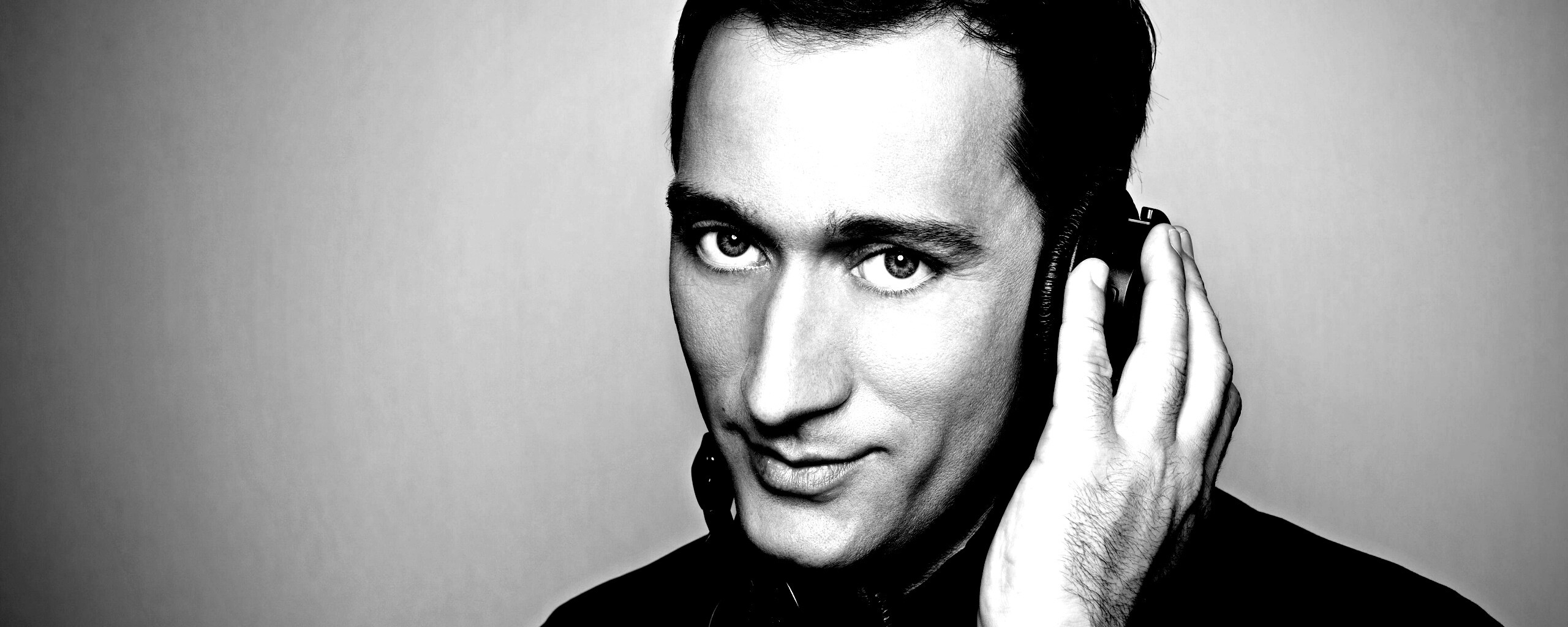 Сероглазый парень обои