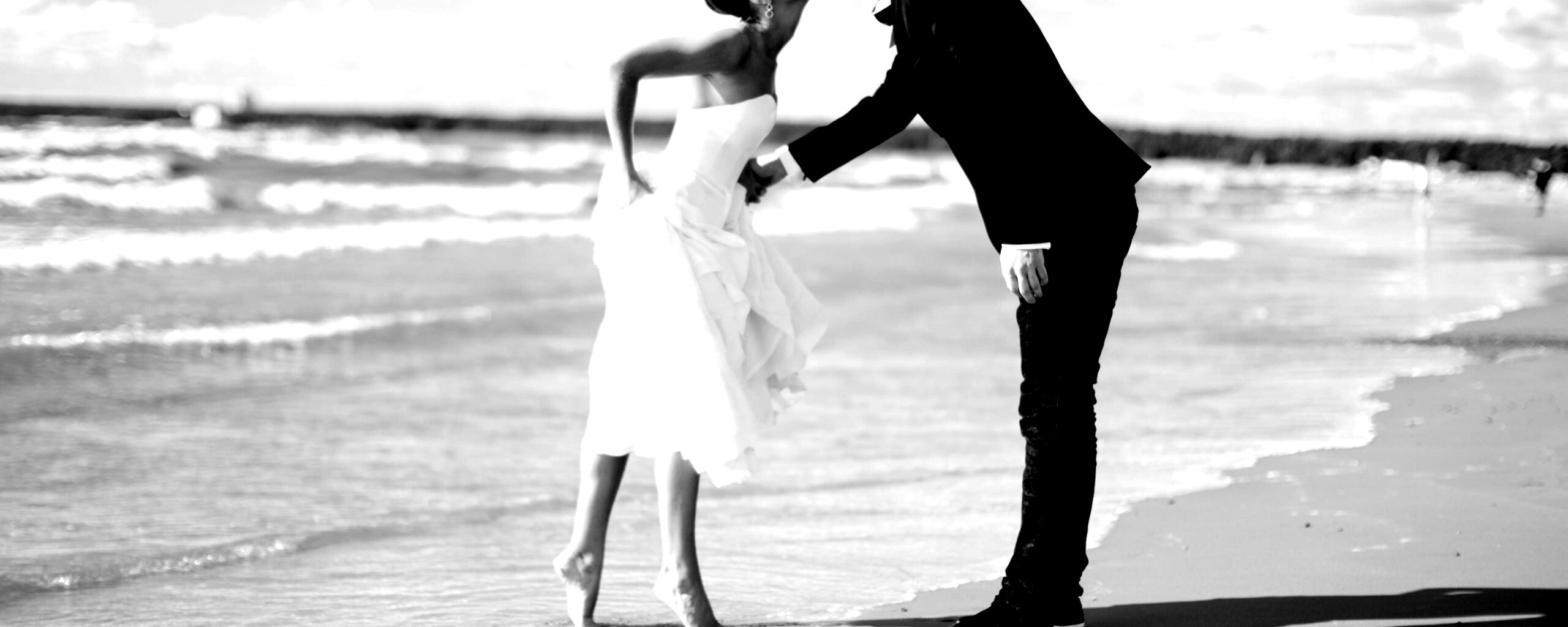 Поцелуй на пляже обои