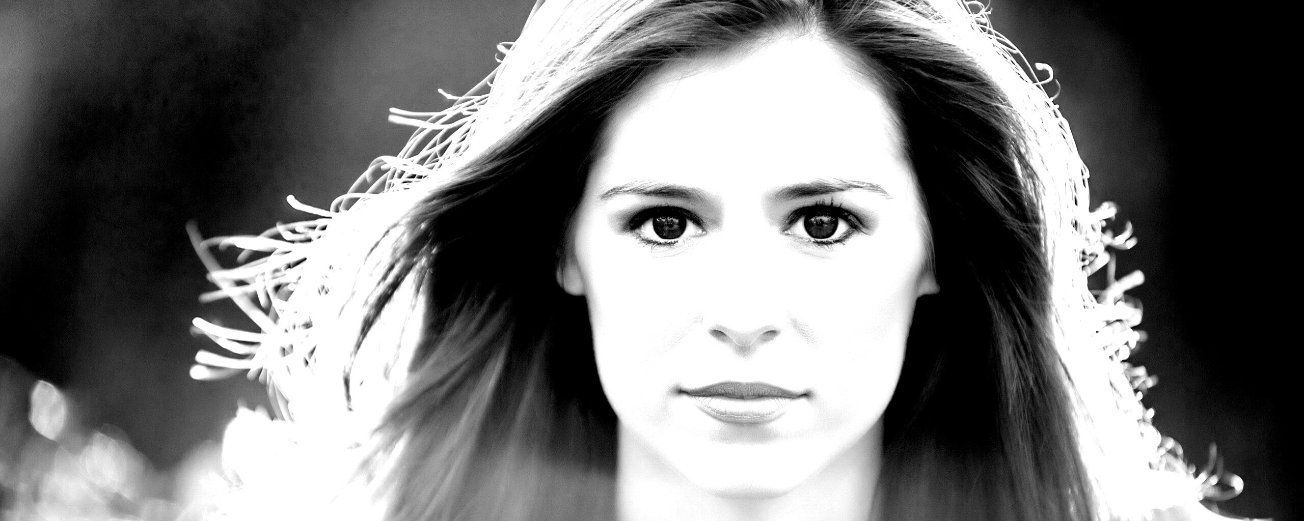 Девушка с голубыми глазами обои