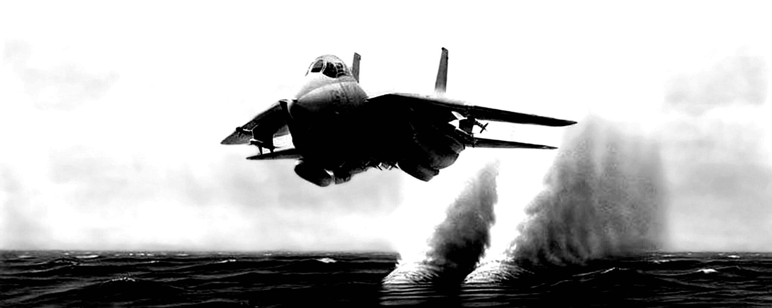 Истребитель над водой обои