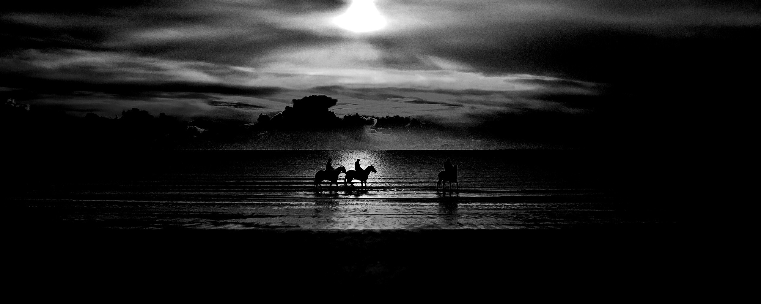 Наездники на закате обои