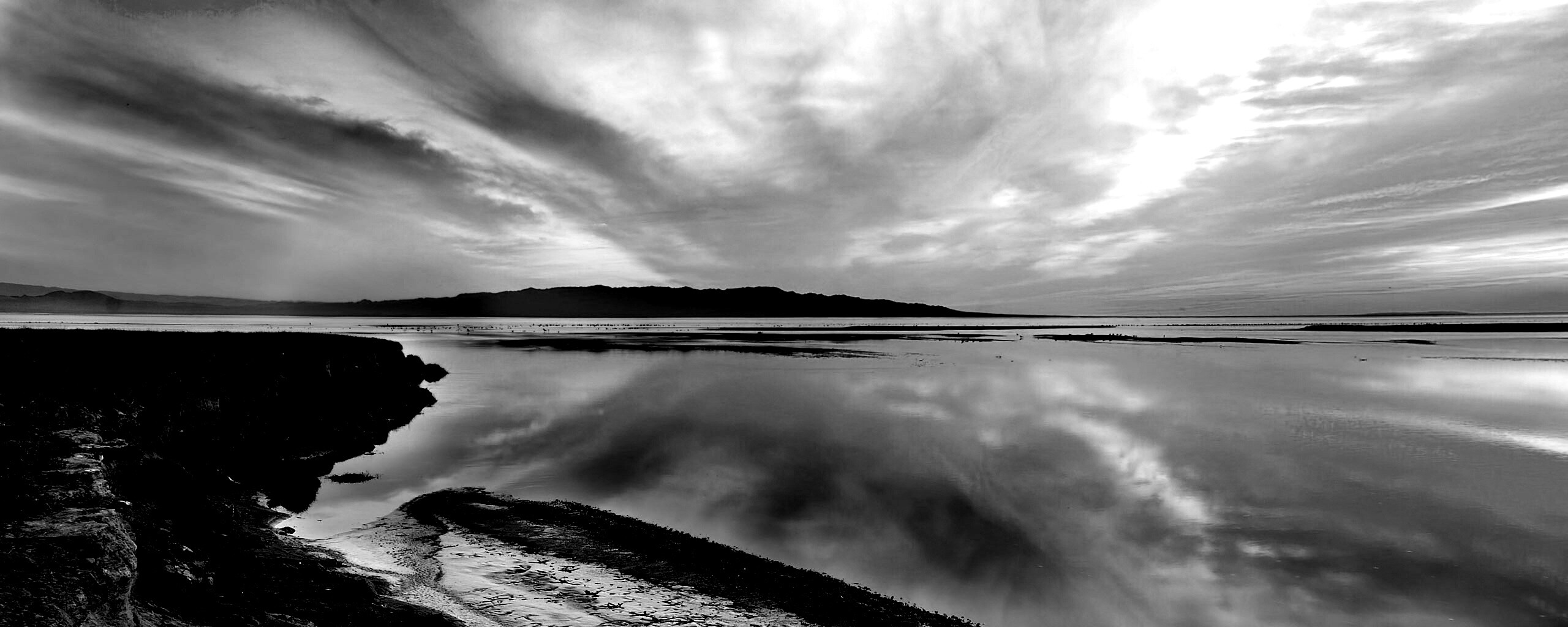 Озеро на закате обои