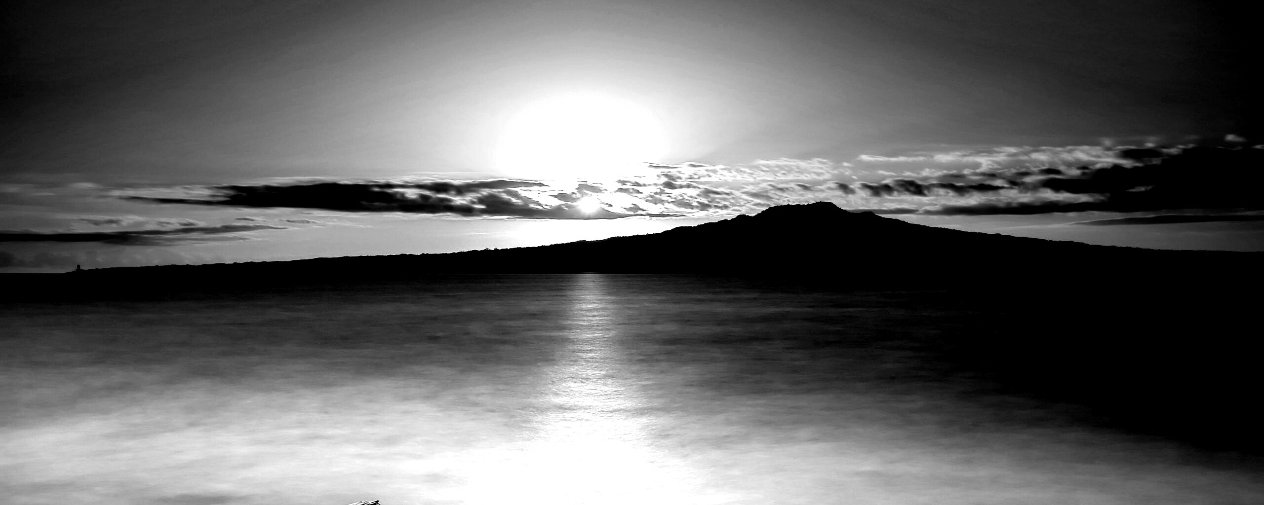 Восход над озером обои