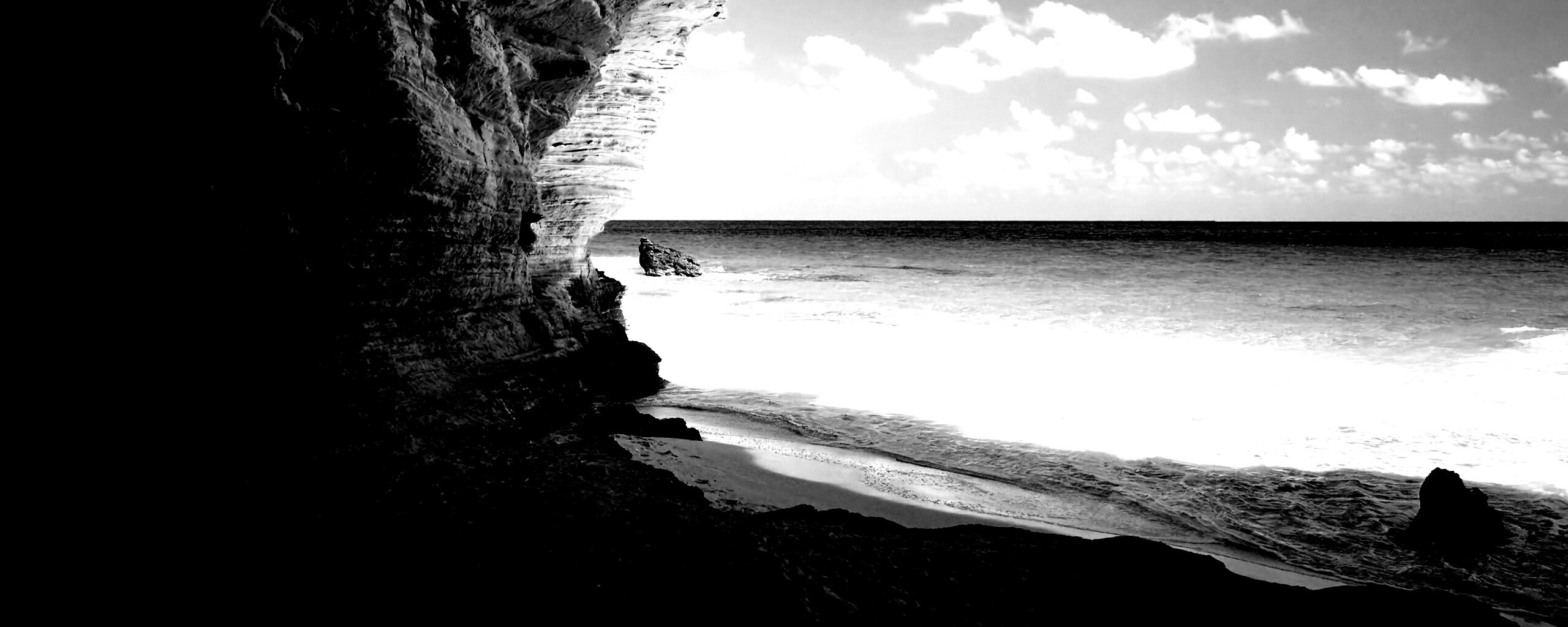 Скальный морской берег обои