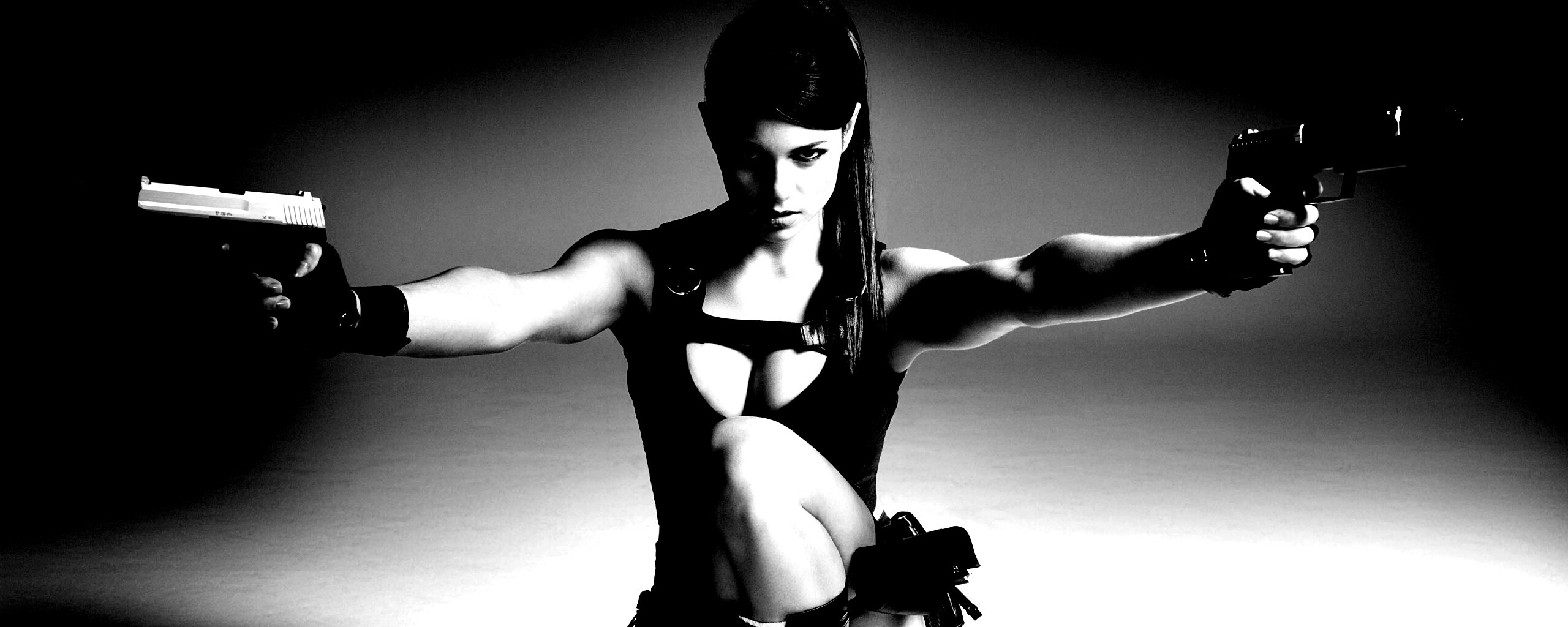 Alison Carrol в роли Лары Крофт обои