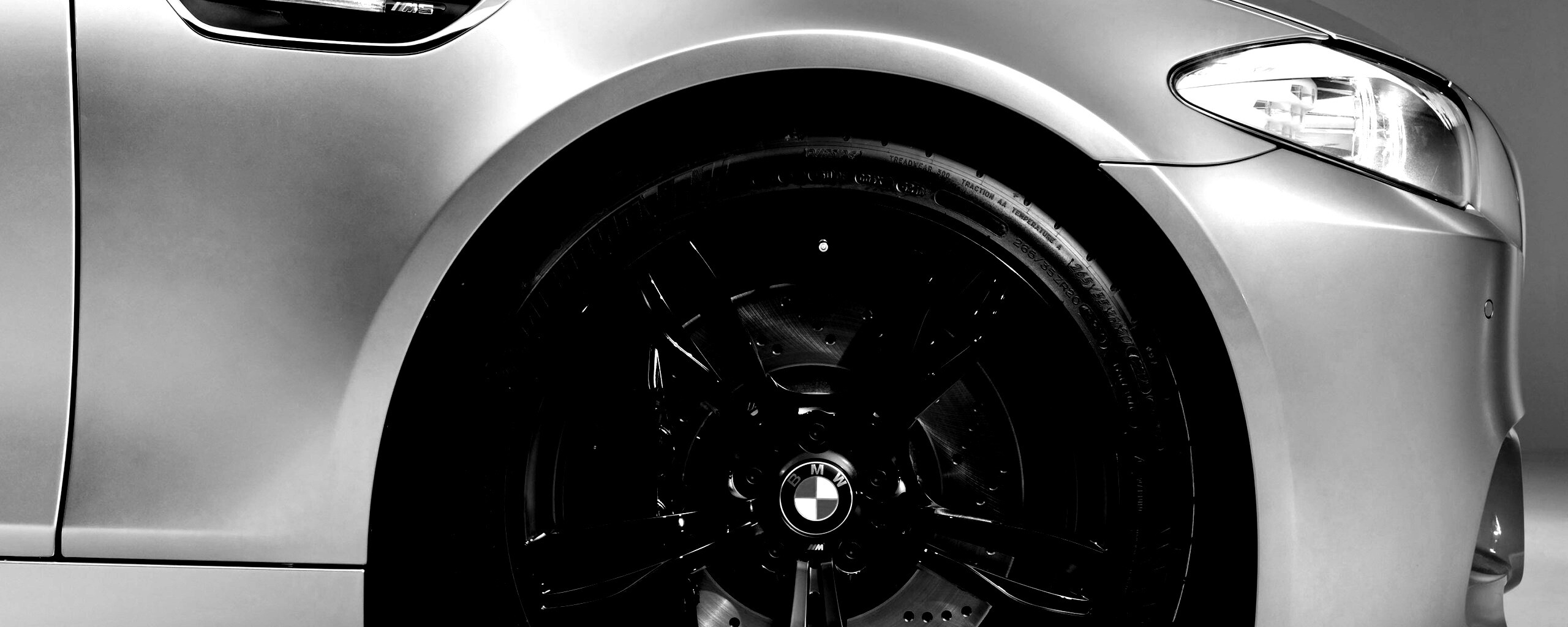 Чёрный литой диск БМВ обои