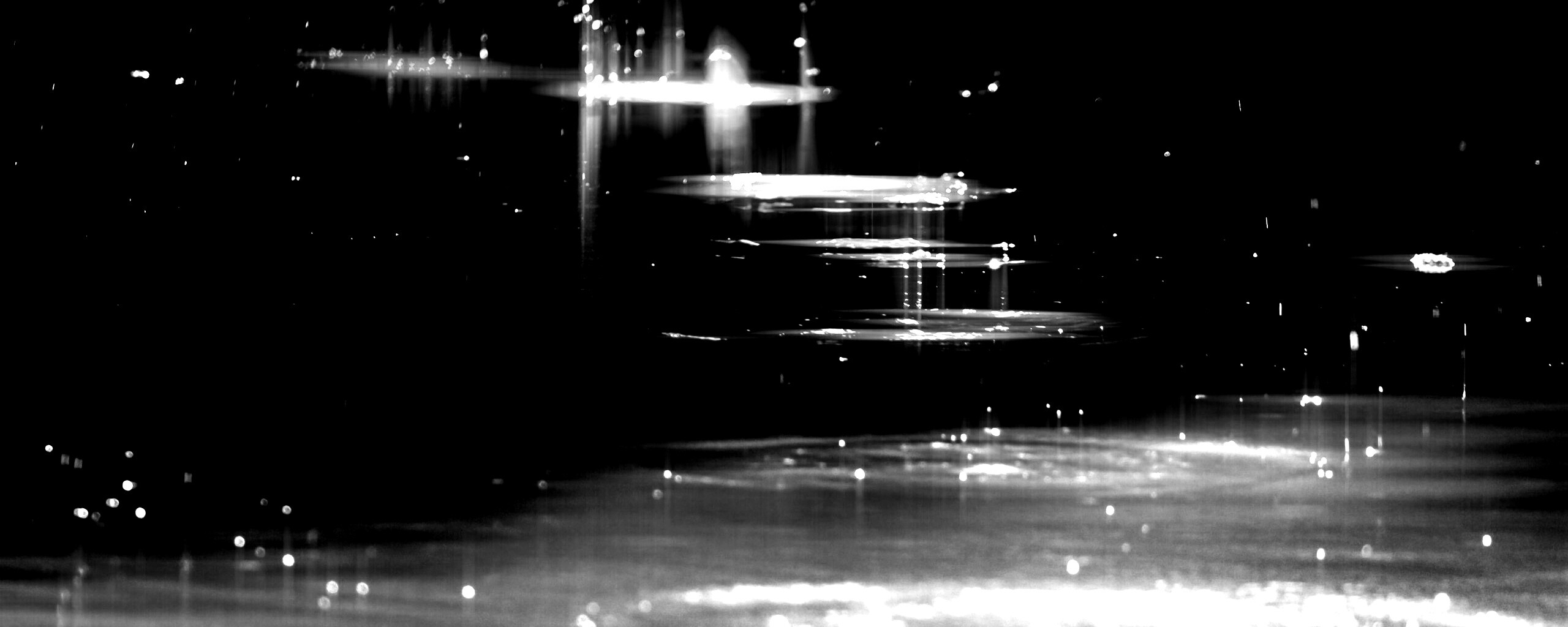 Круги на воде обои