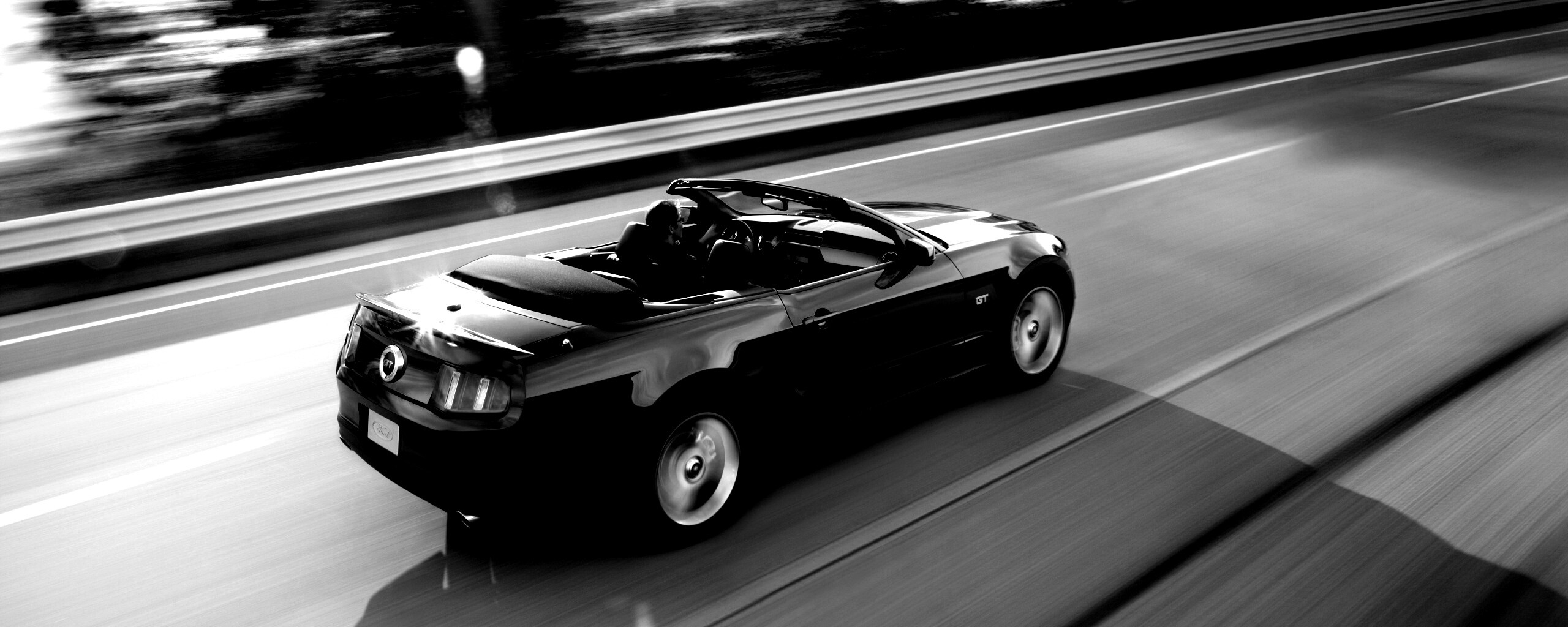 Машина на трассе обои