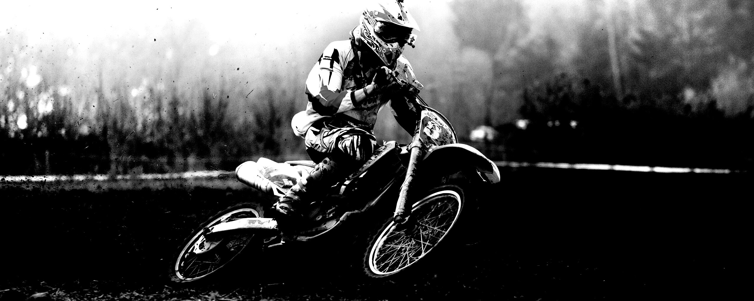 Зрелищное ралли на мотоциклах обои