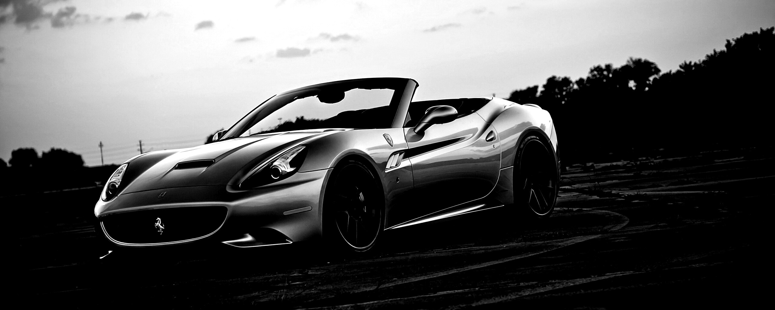 Ferrari на взлетном поле обои