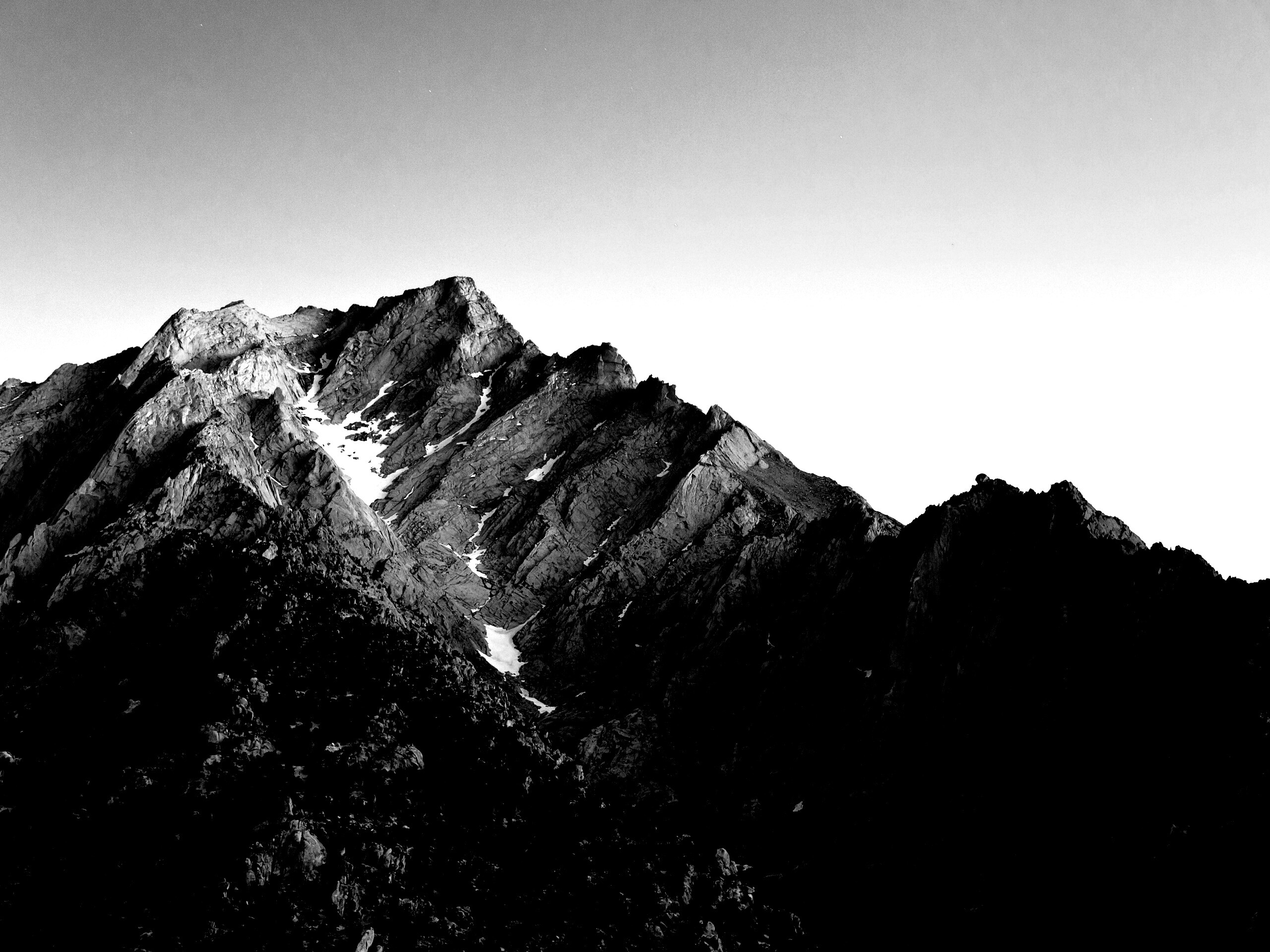 Розовые горы обои