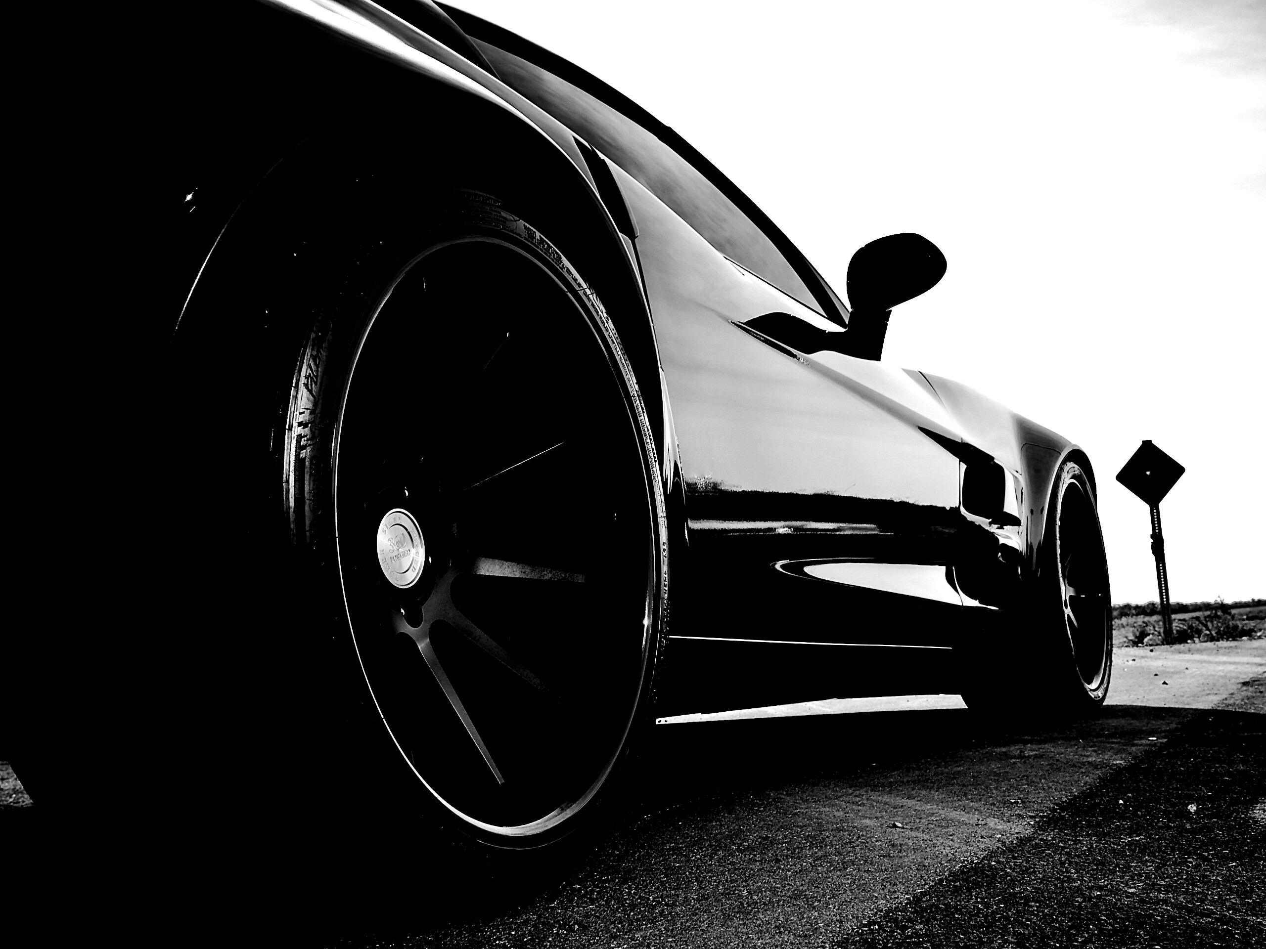 Чёрный концепт обои