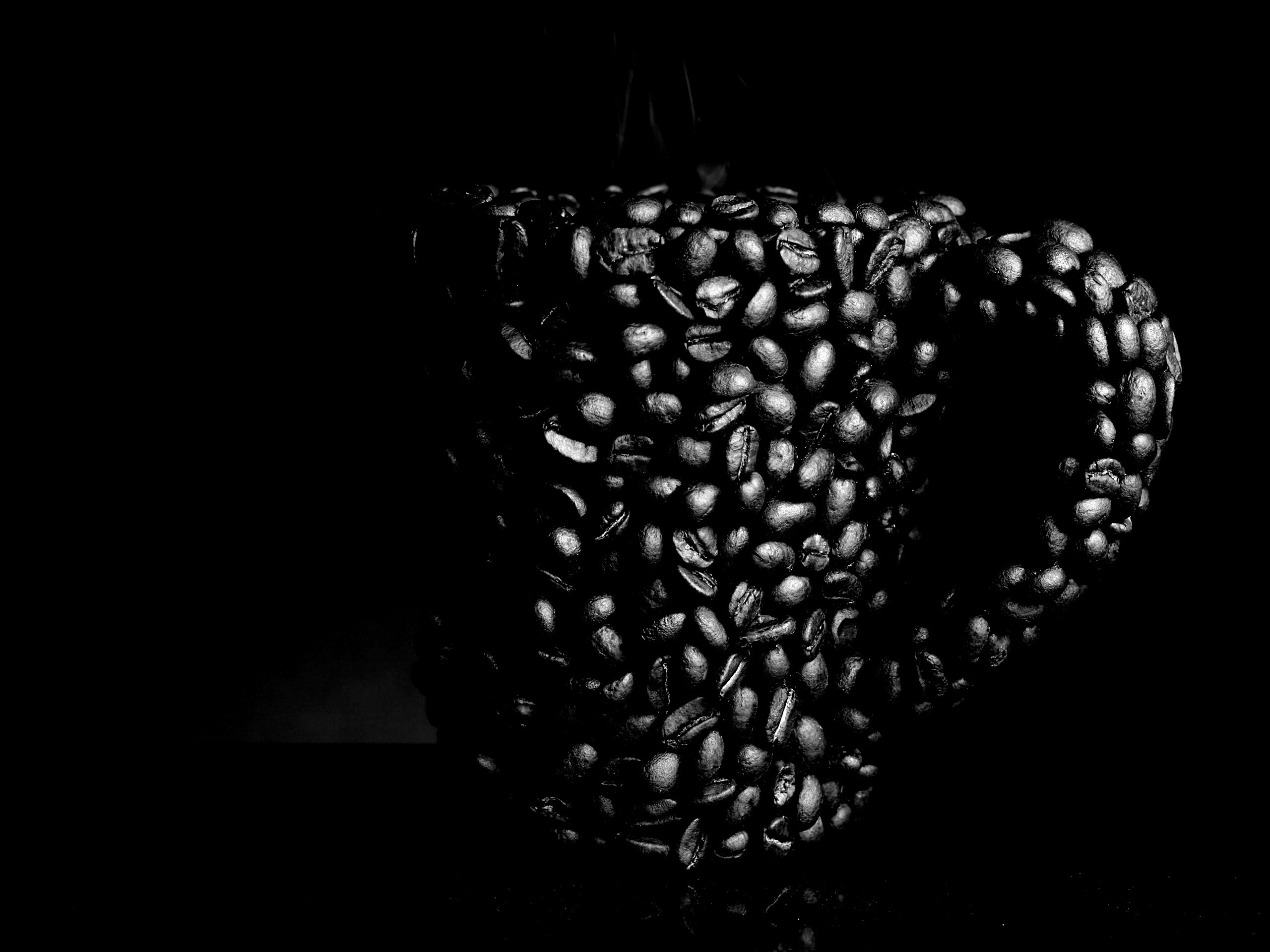 Кружка из кофейных зерен обои