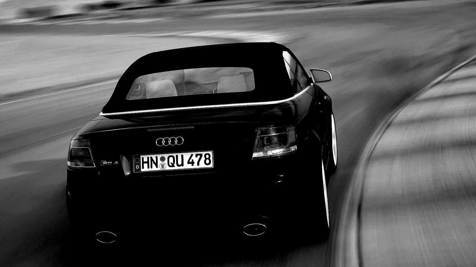 Audi RS 4 с тряпичной крышей обои