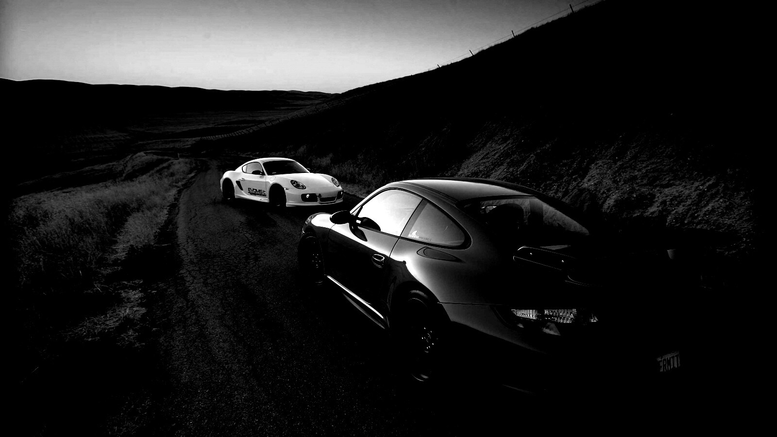 Два порша на горной дороге обои
