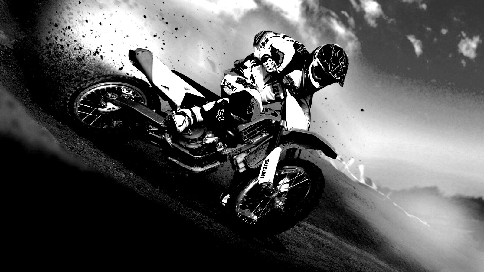 Мотоциклист на кроссовом байке обои