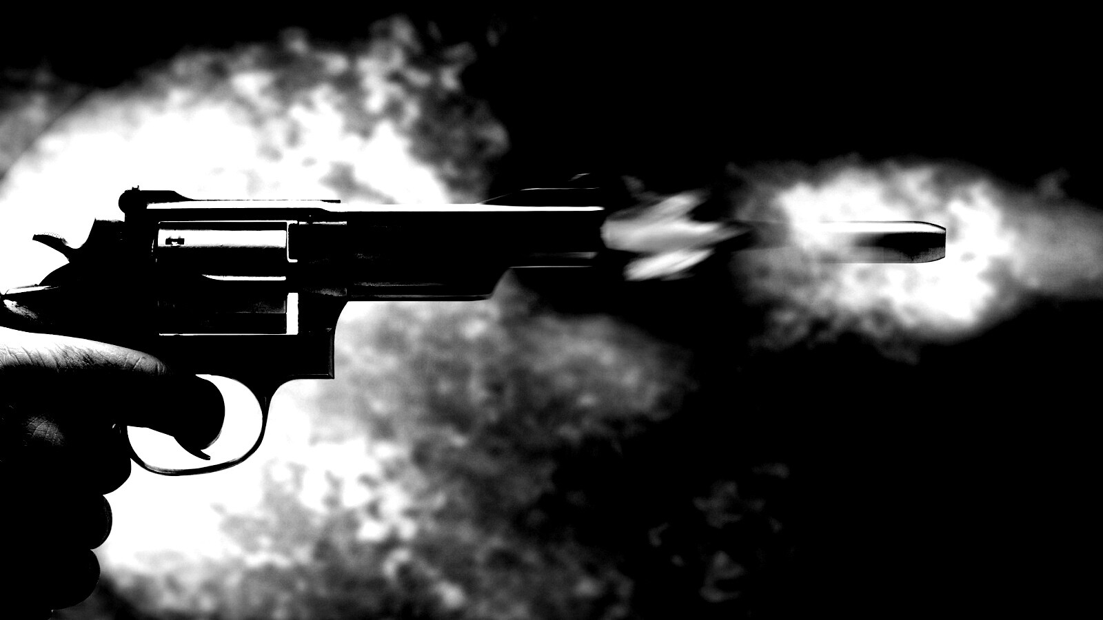 Выстрел из револьвера обои