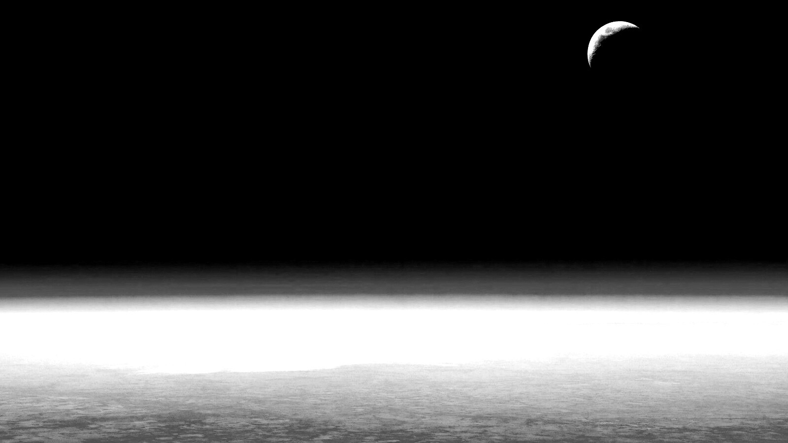 Луна над горизонтом обои