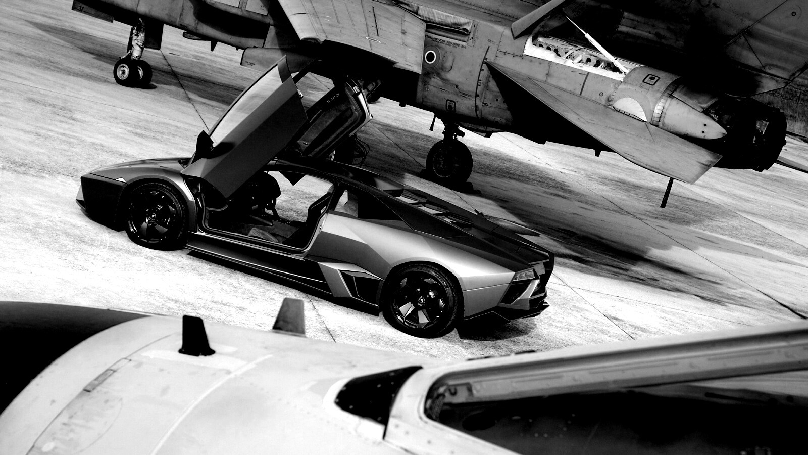 Ламборджини на военной базе обои