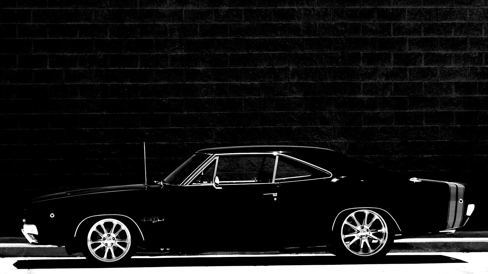 Черный Додж у стены обои