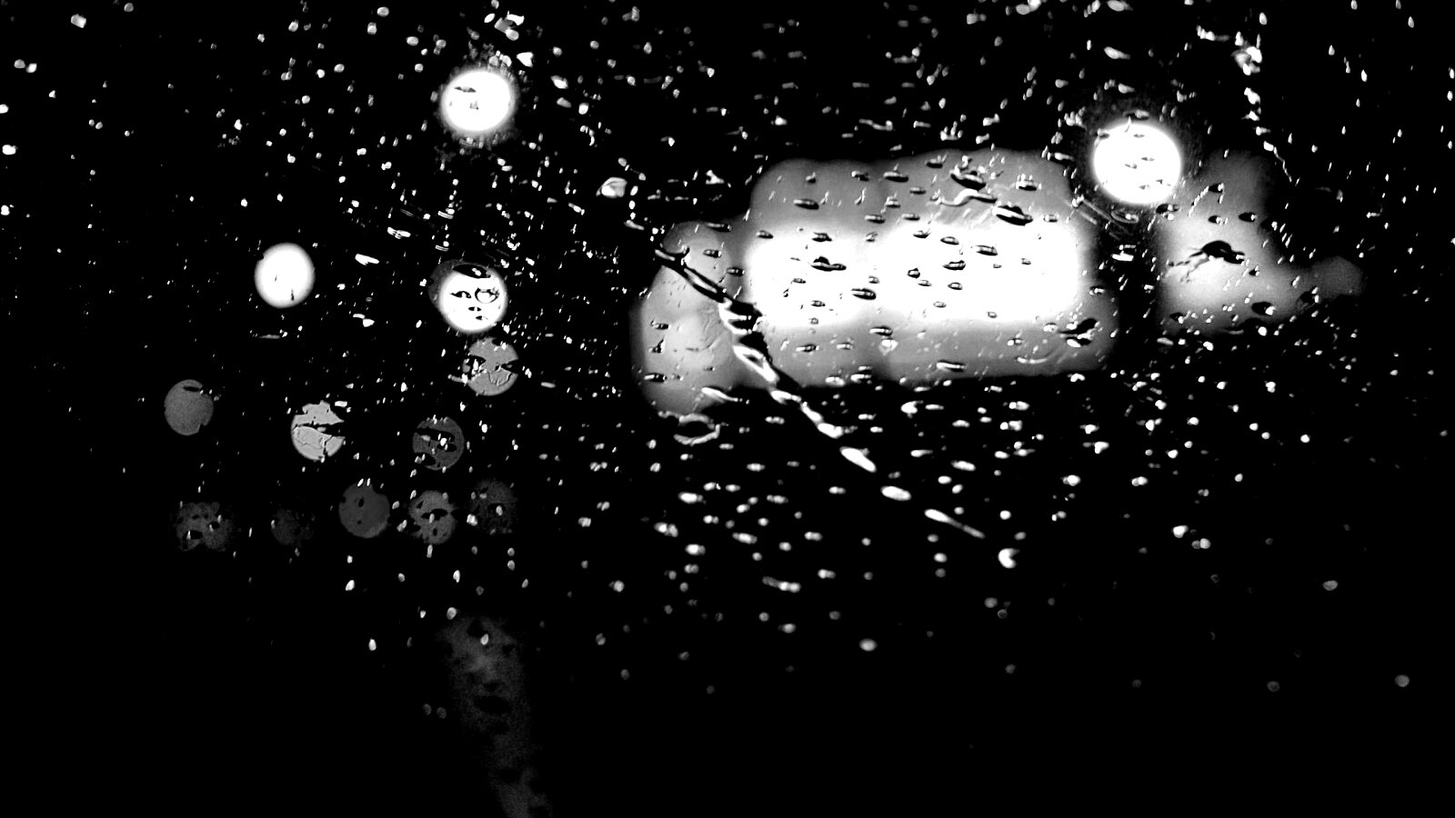 Дождь на стекле обои