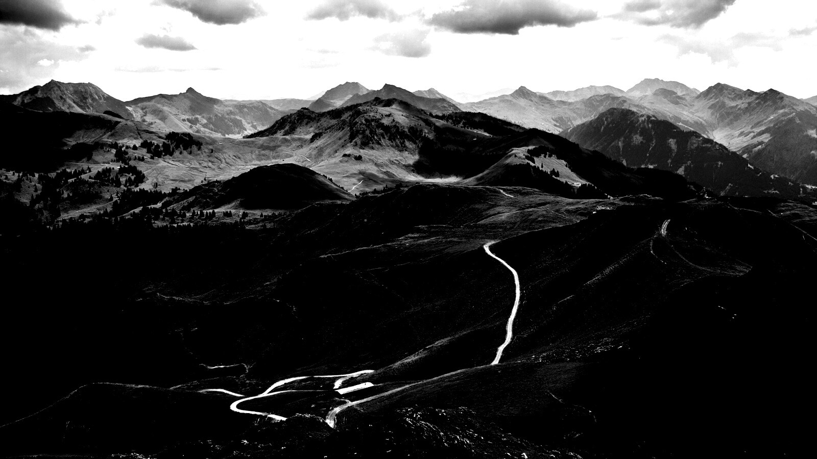 Извилистая горная дорога обои