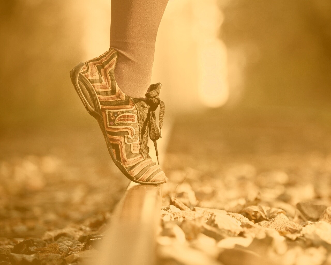 Разноцветные кроссовки обои