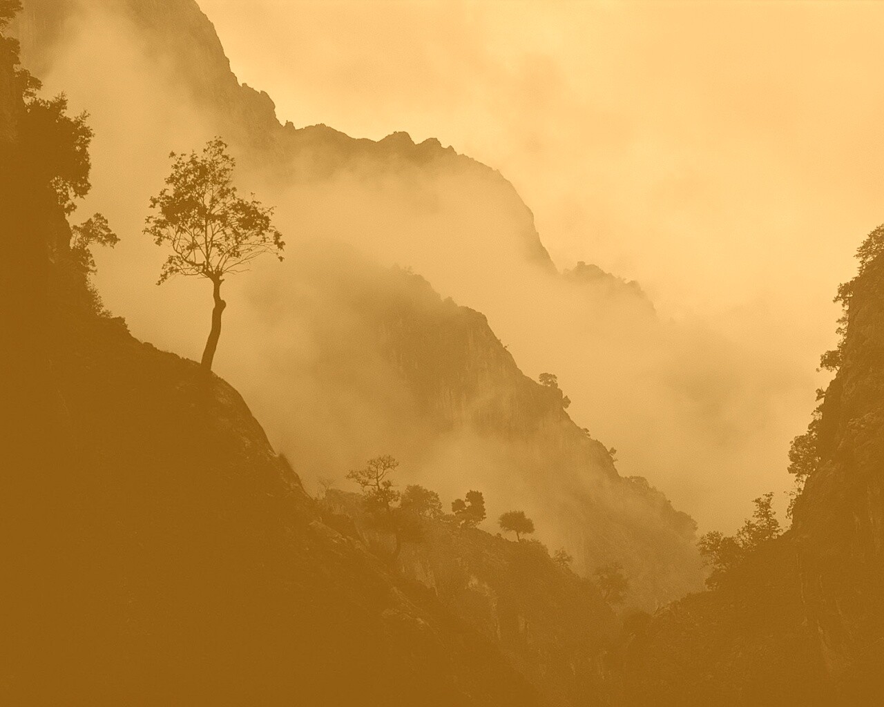 Сумерик в горах обои