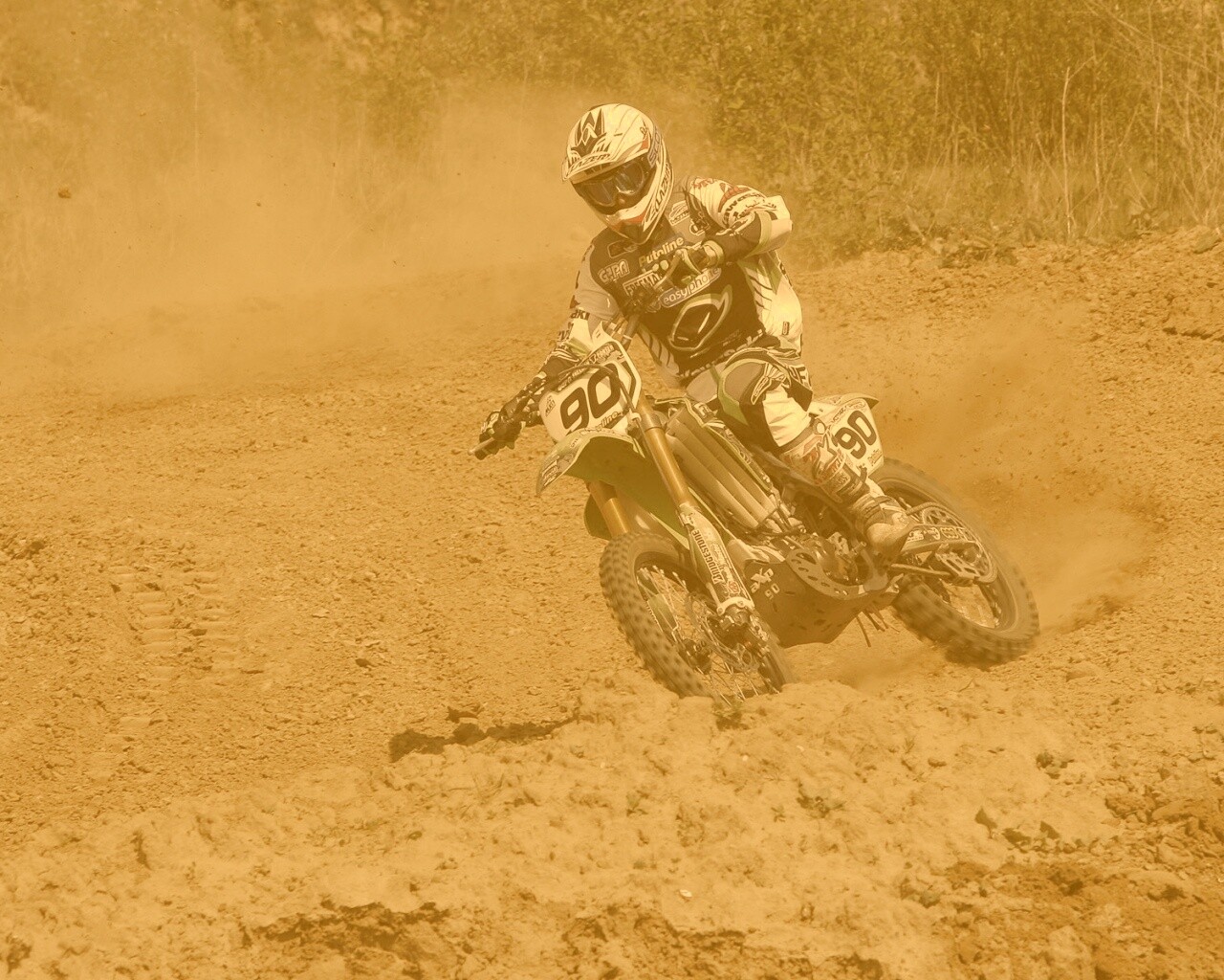 На мототреке обои