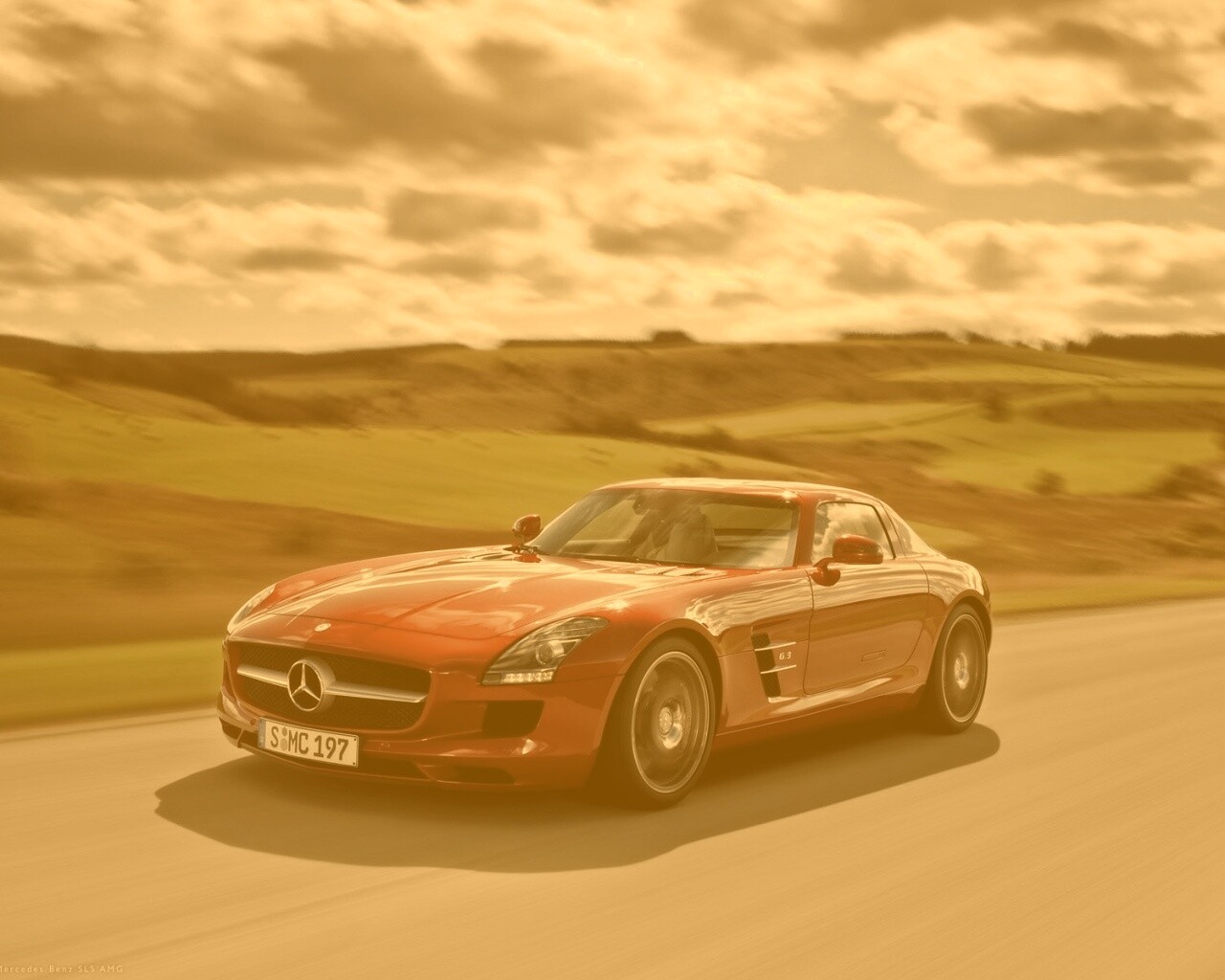 Красный спортивный мерседес обои