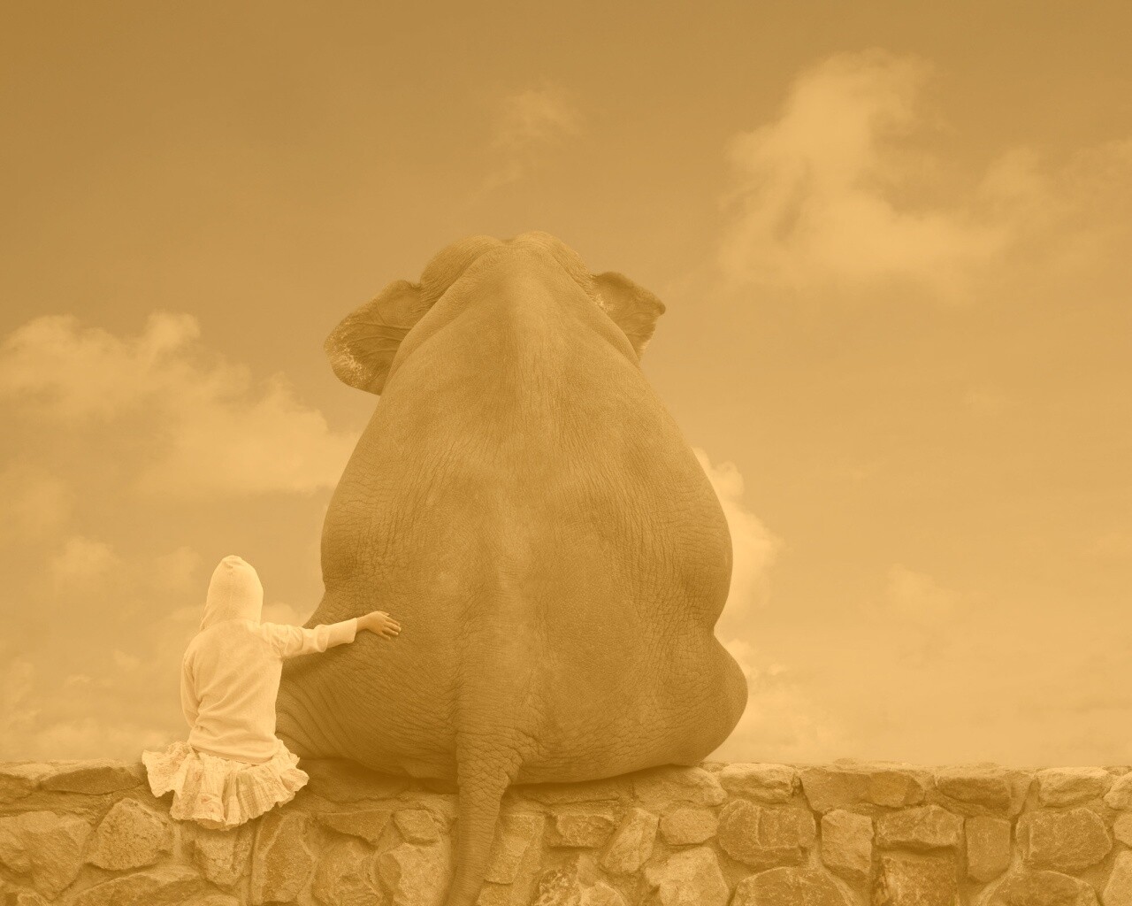 Девочка и слон обои